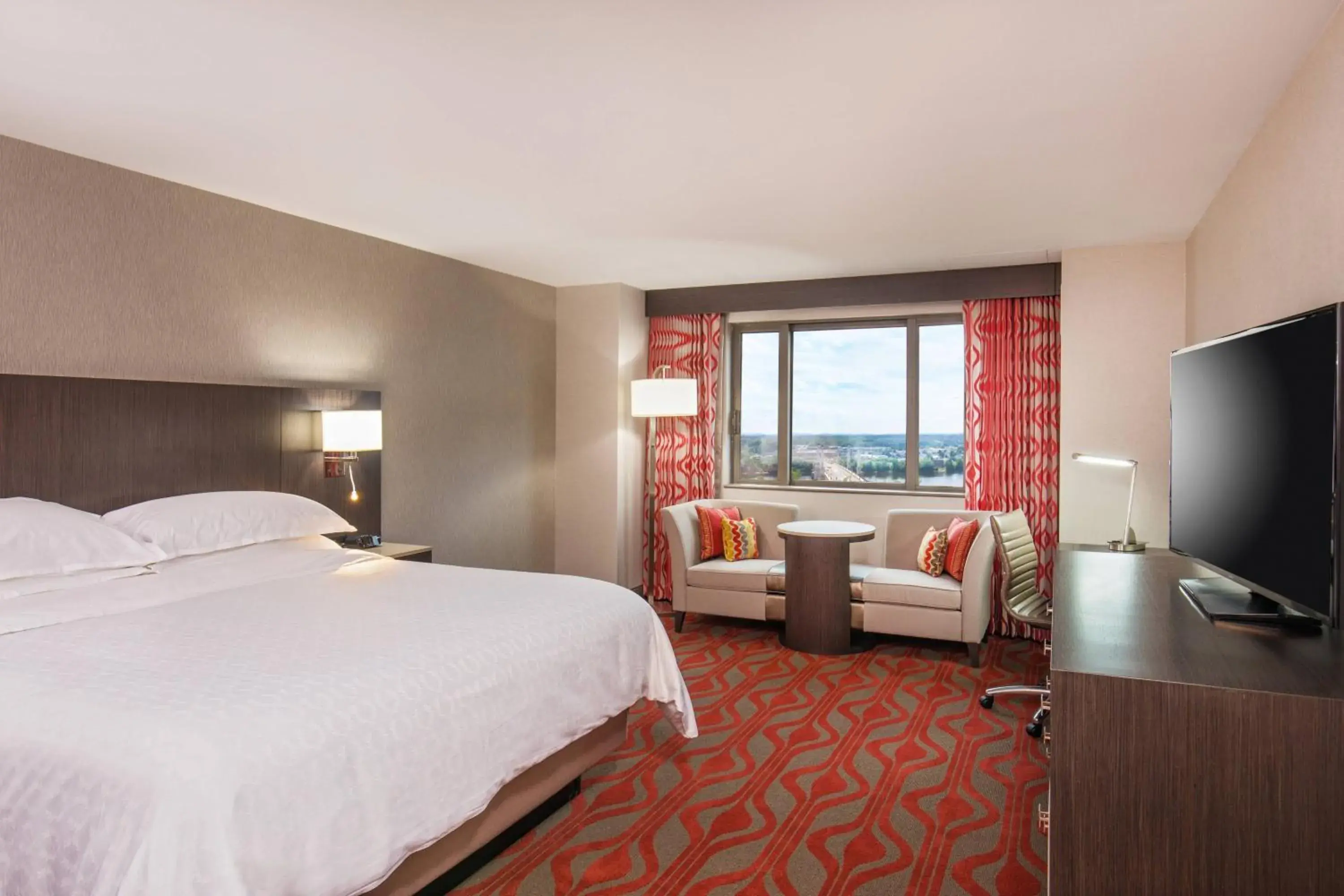 Club level, Guest room, 1 King in Sheraton Springfield Monarch Place Hotel Club level, Guest room, 1 King in Sheraton Springfield Monarch Place Hotel