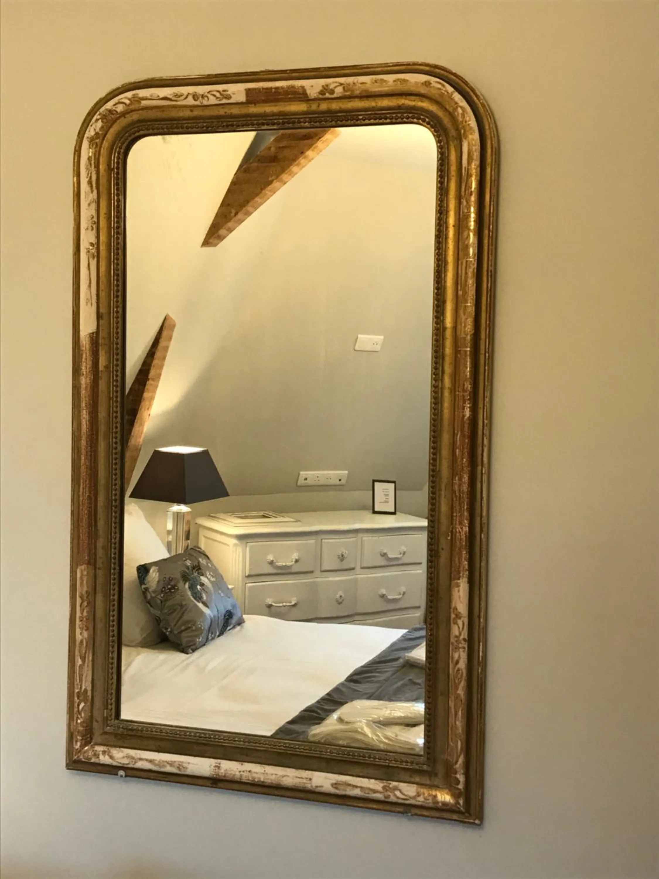 Bedroom, Bed in Chateau Vary