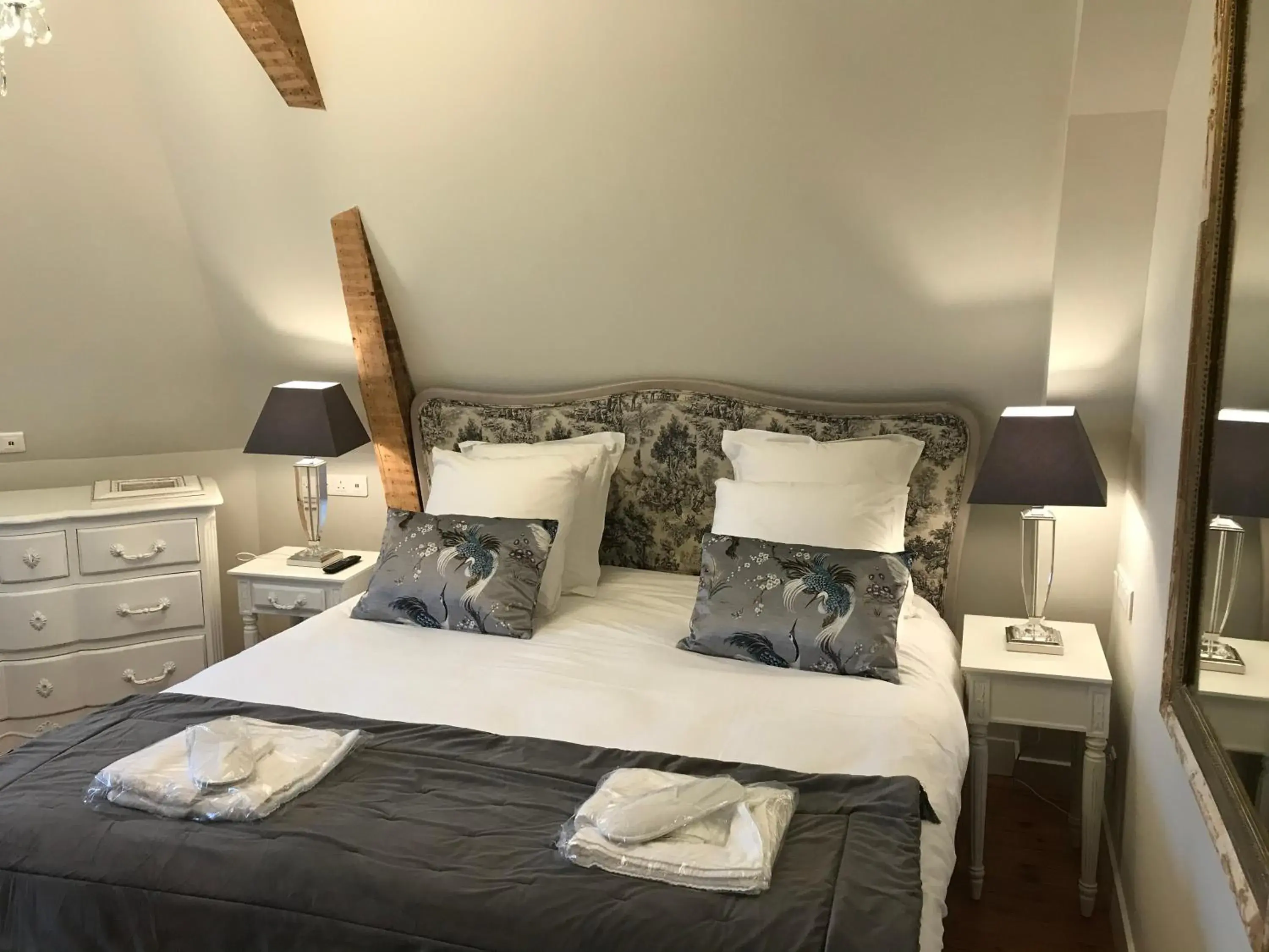 Standard Queen Room in Chateau Vary Standard Queen Room in Chateau Vary