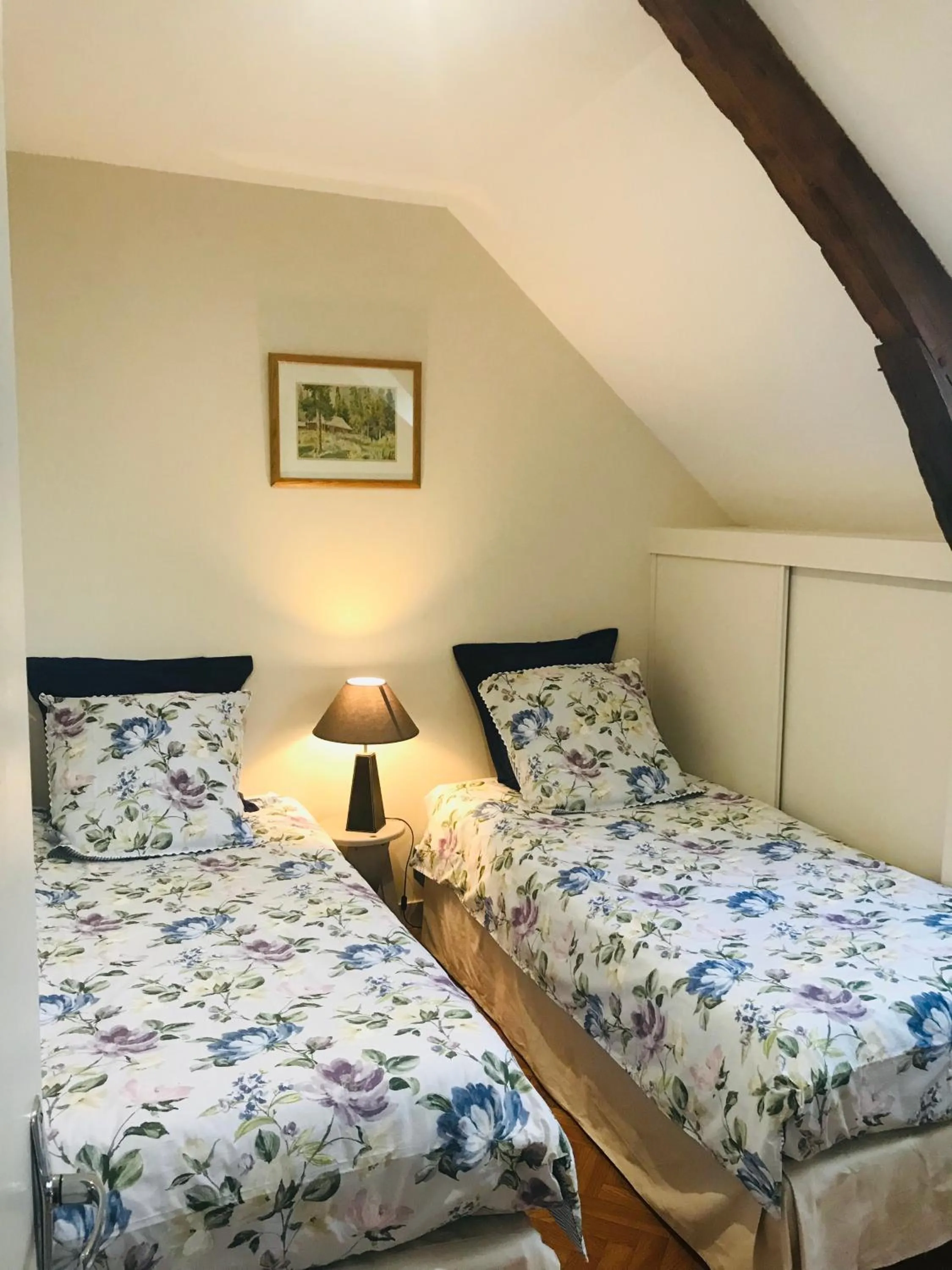 Photo of the whole room, Bed in Chateau Vary