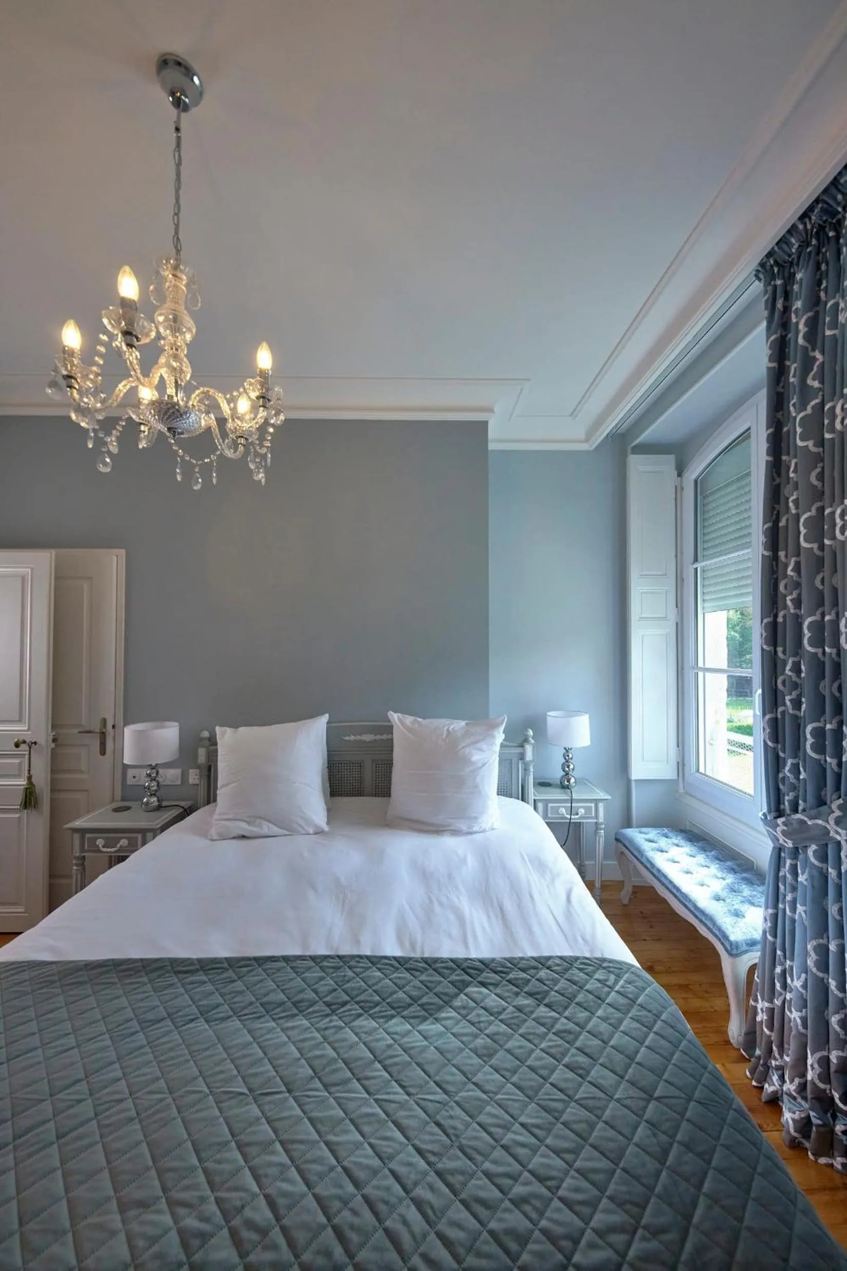 Bedroom, Bed in Chateau Vary