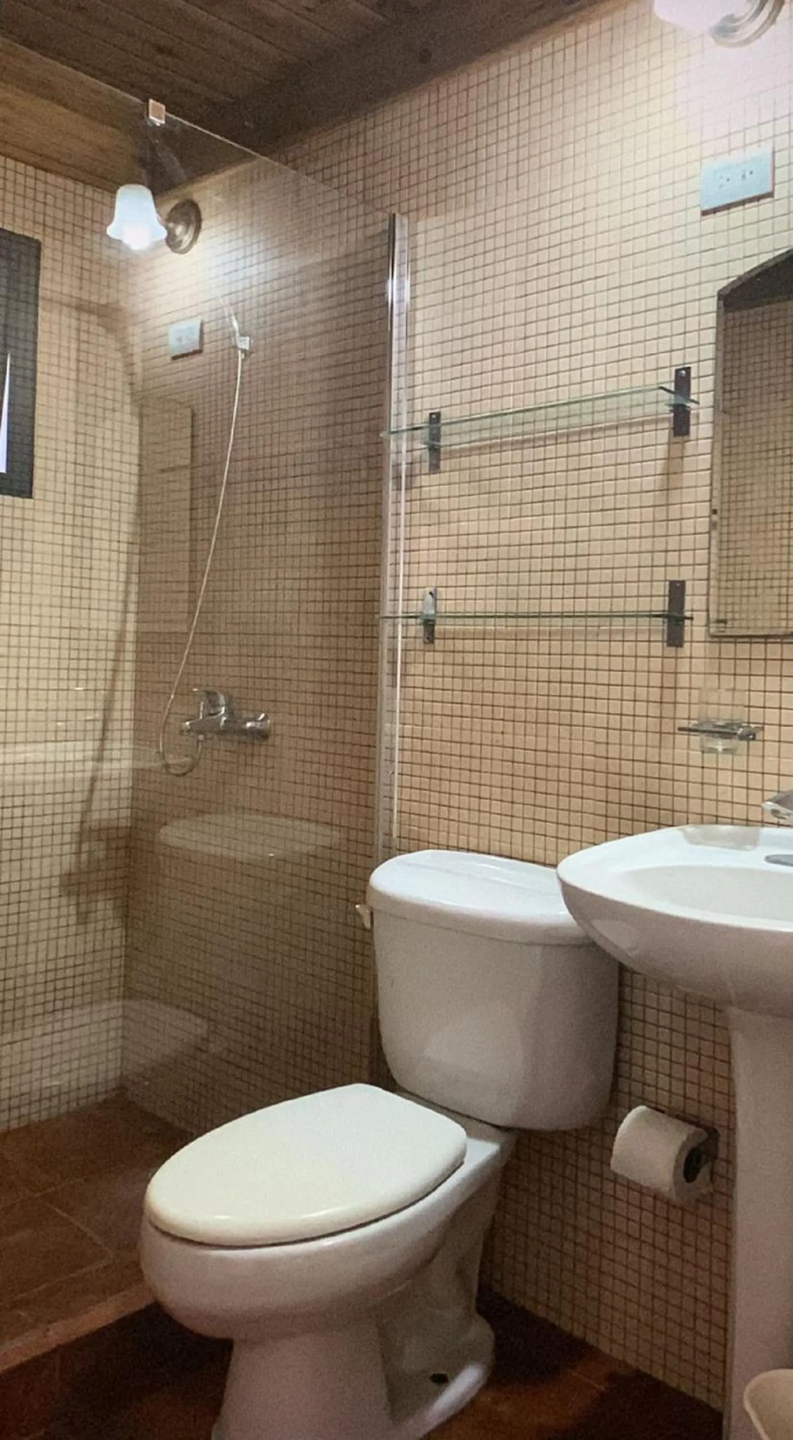 Bathroom in Manaya Bed & Breakfast