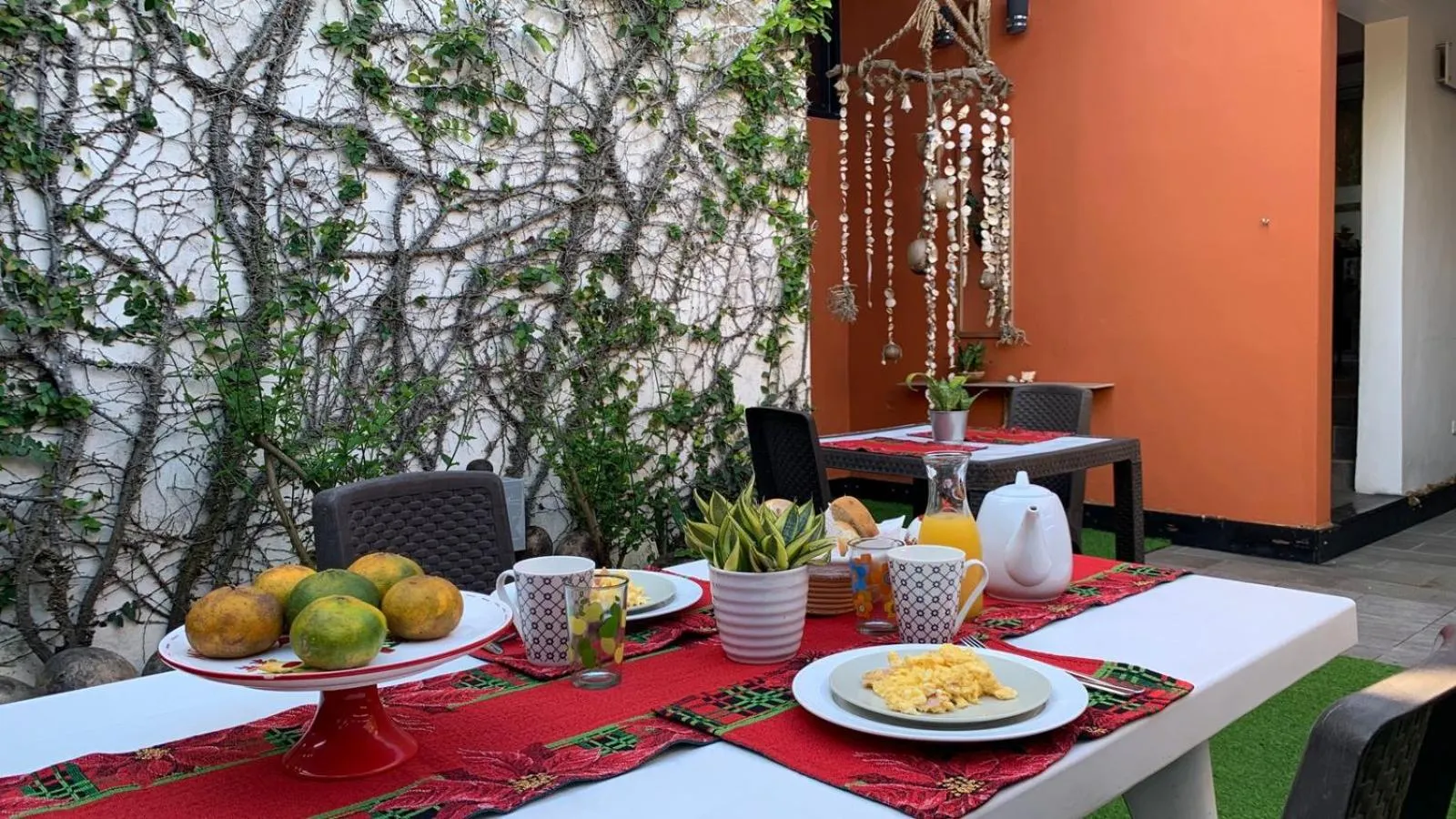 Breakfast in Manaya Bed & Breakfast