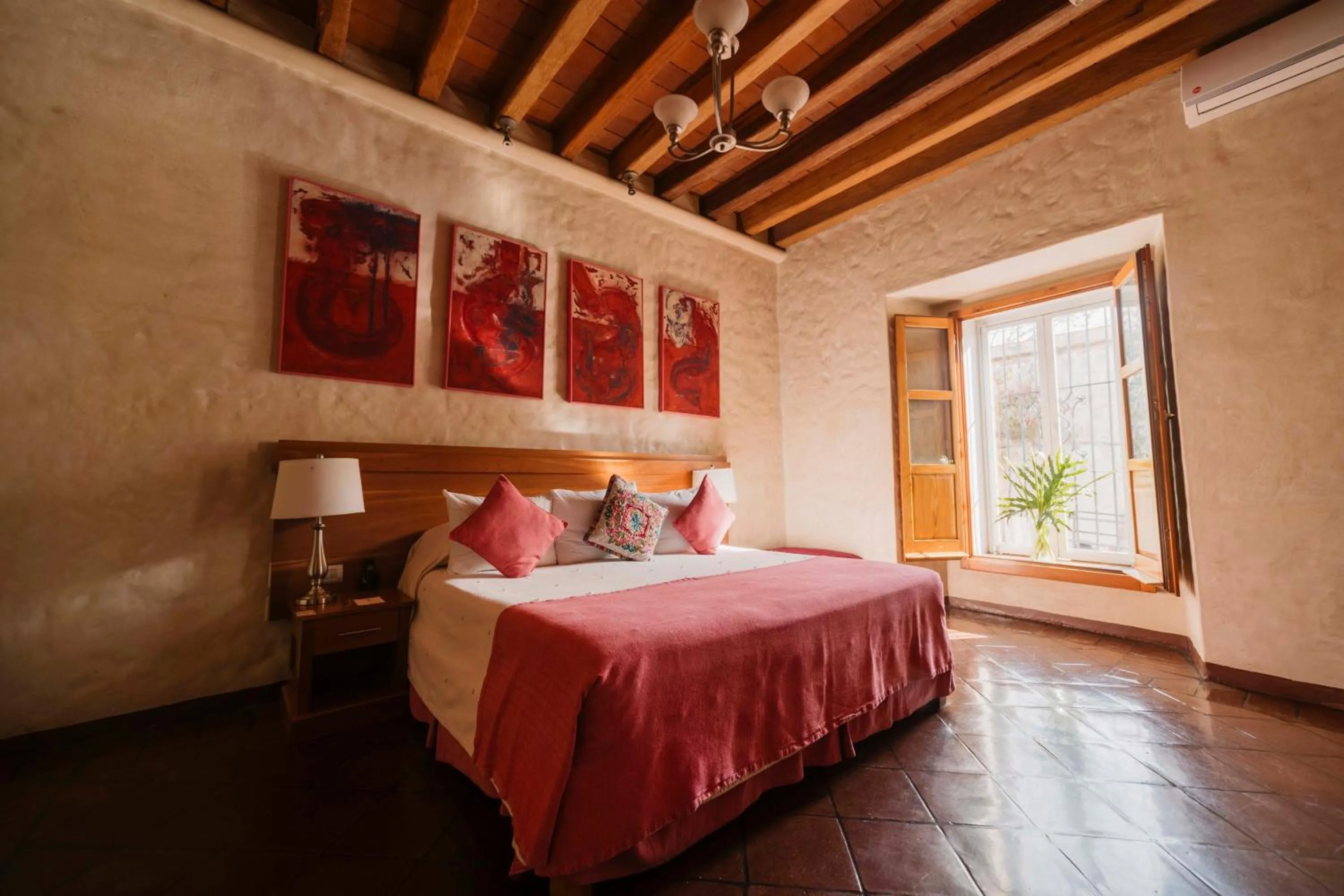 Photo of the whole room, Bed in Hotel Boutique Casa Catrina