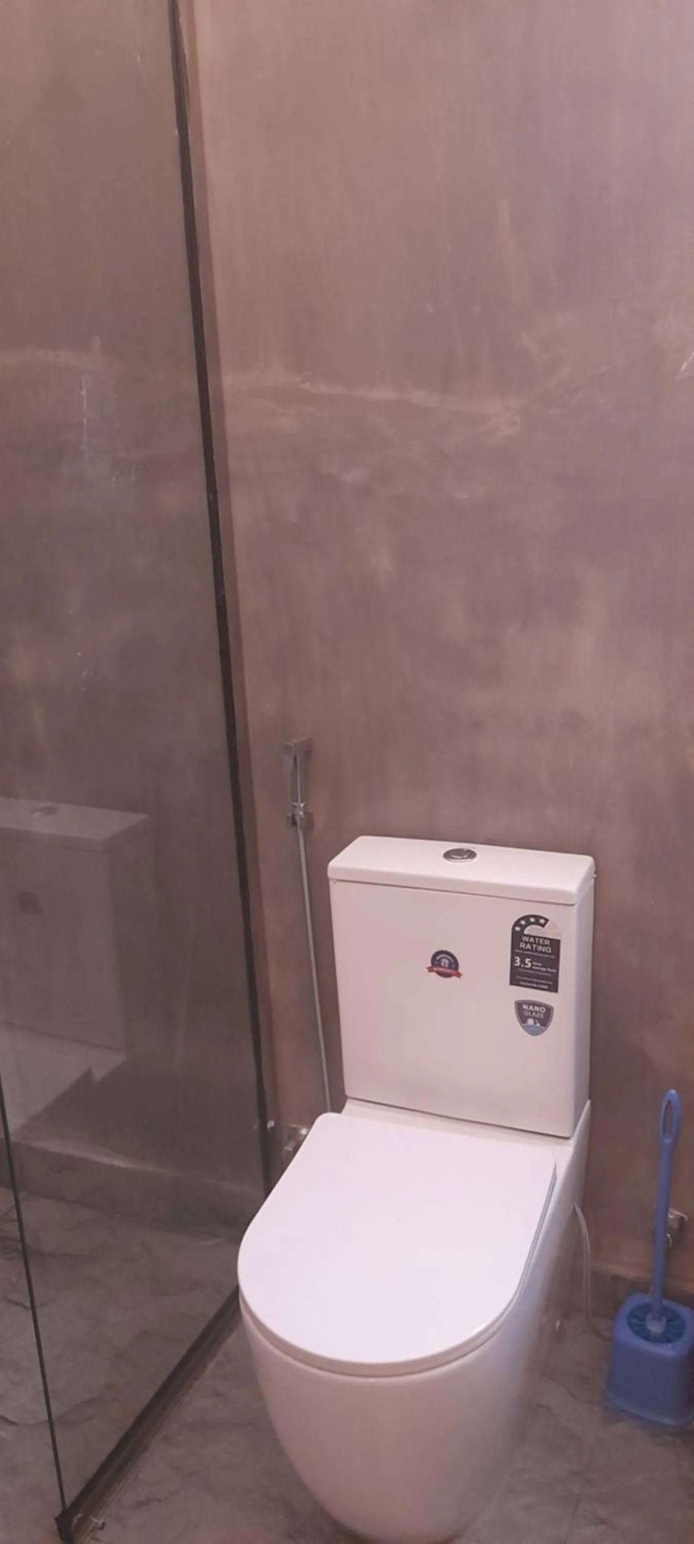 Toilet in Surf Gangs Arugambay