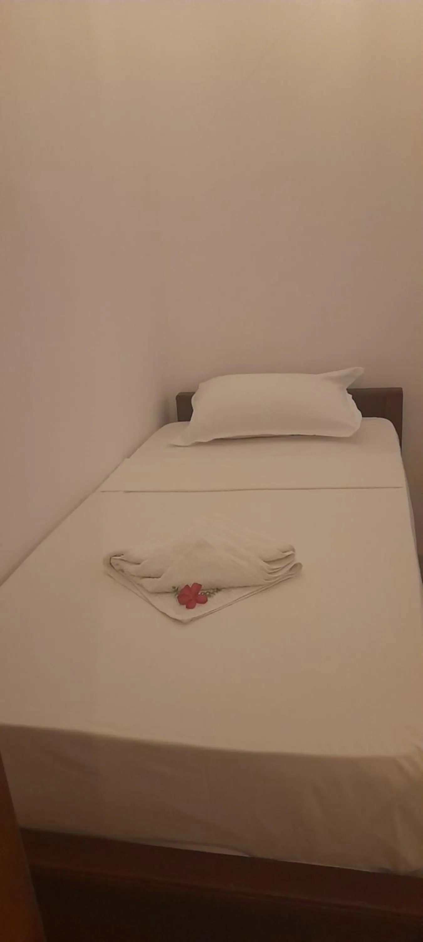 Bed in Surf Gangs Arugambay