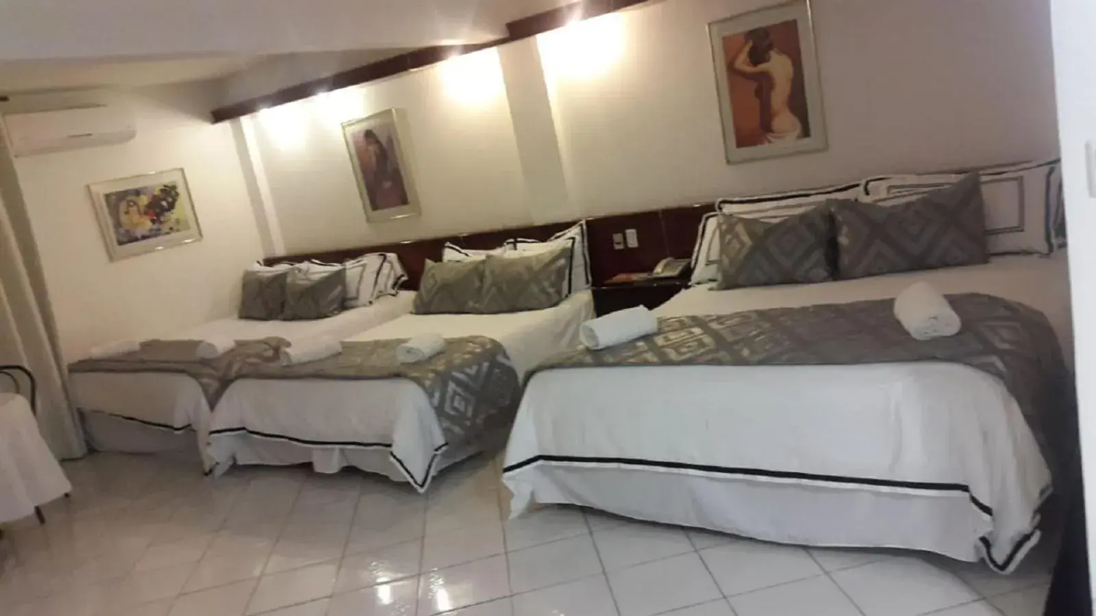 Basic Triple Room in Hotel Arenal Basic Triple Room in Hotel Arenal