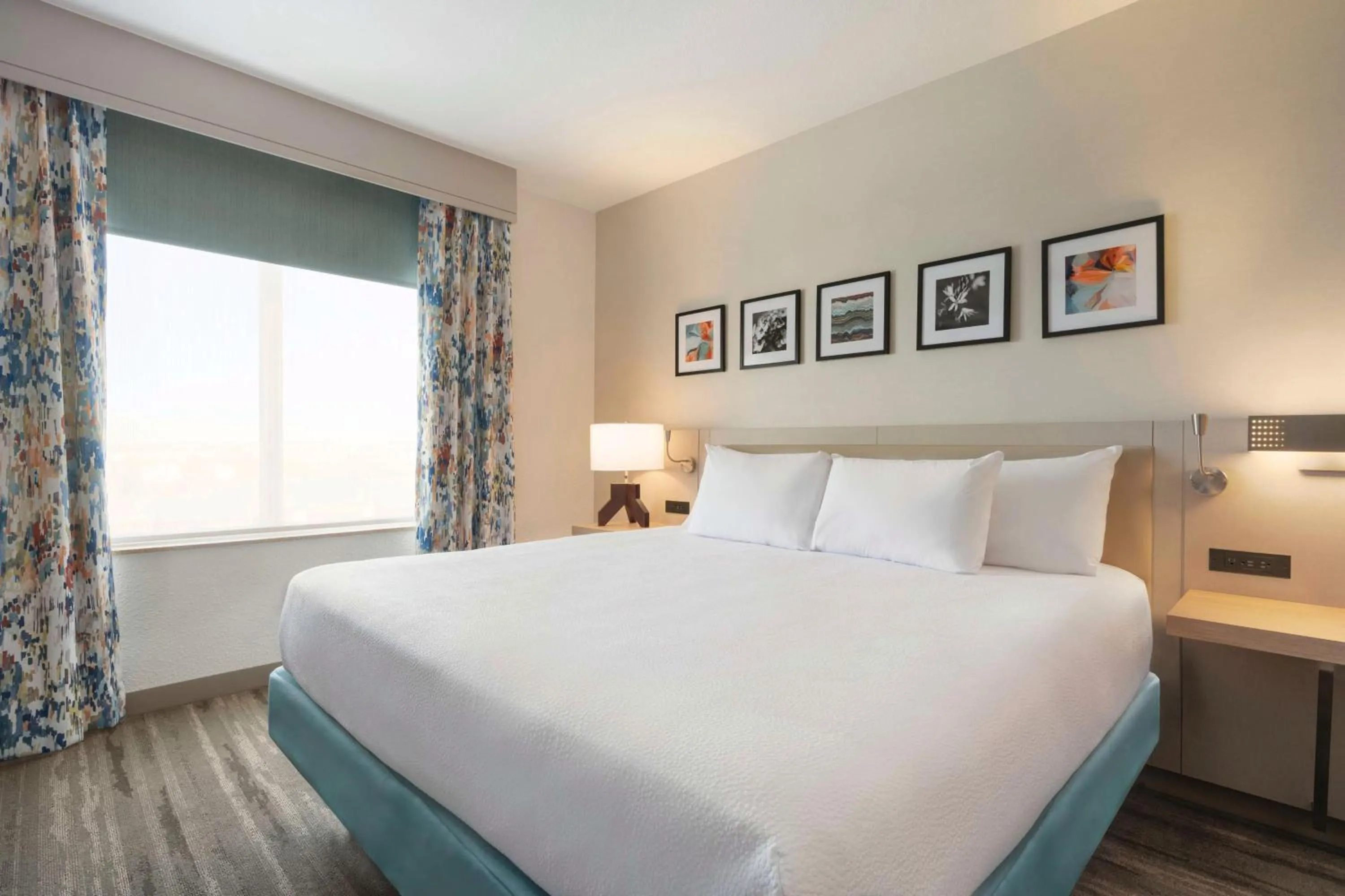 Bed in Hilton Garden Inn Fort Collins