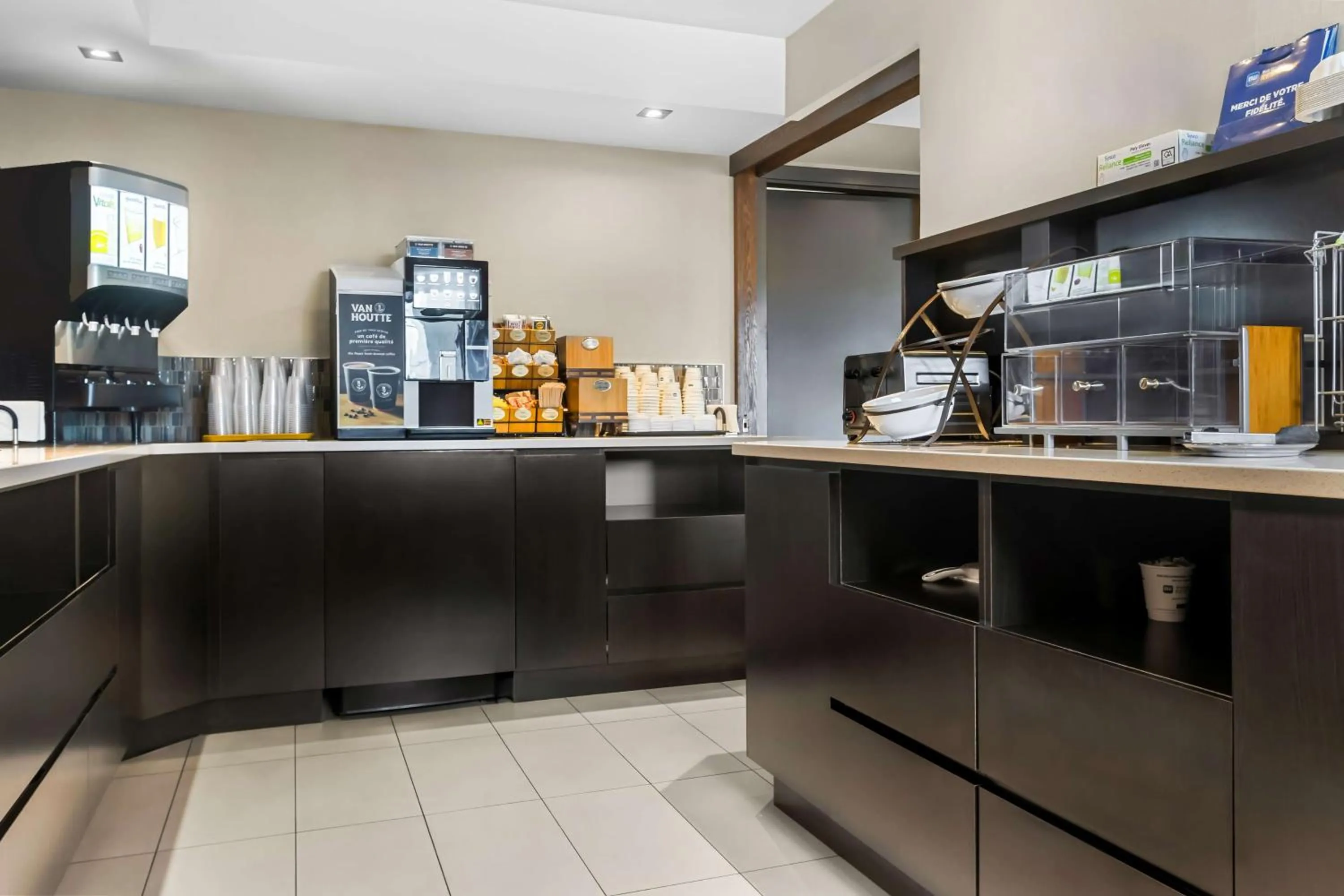 Breakfast in Best Western Plus Mont-Laurier