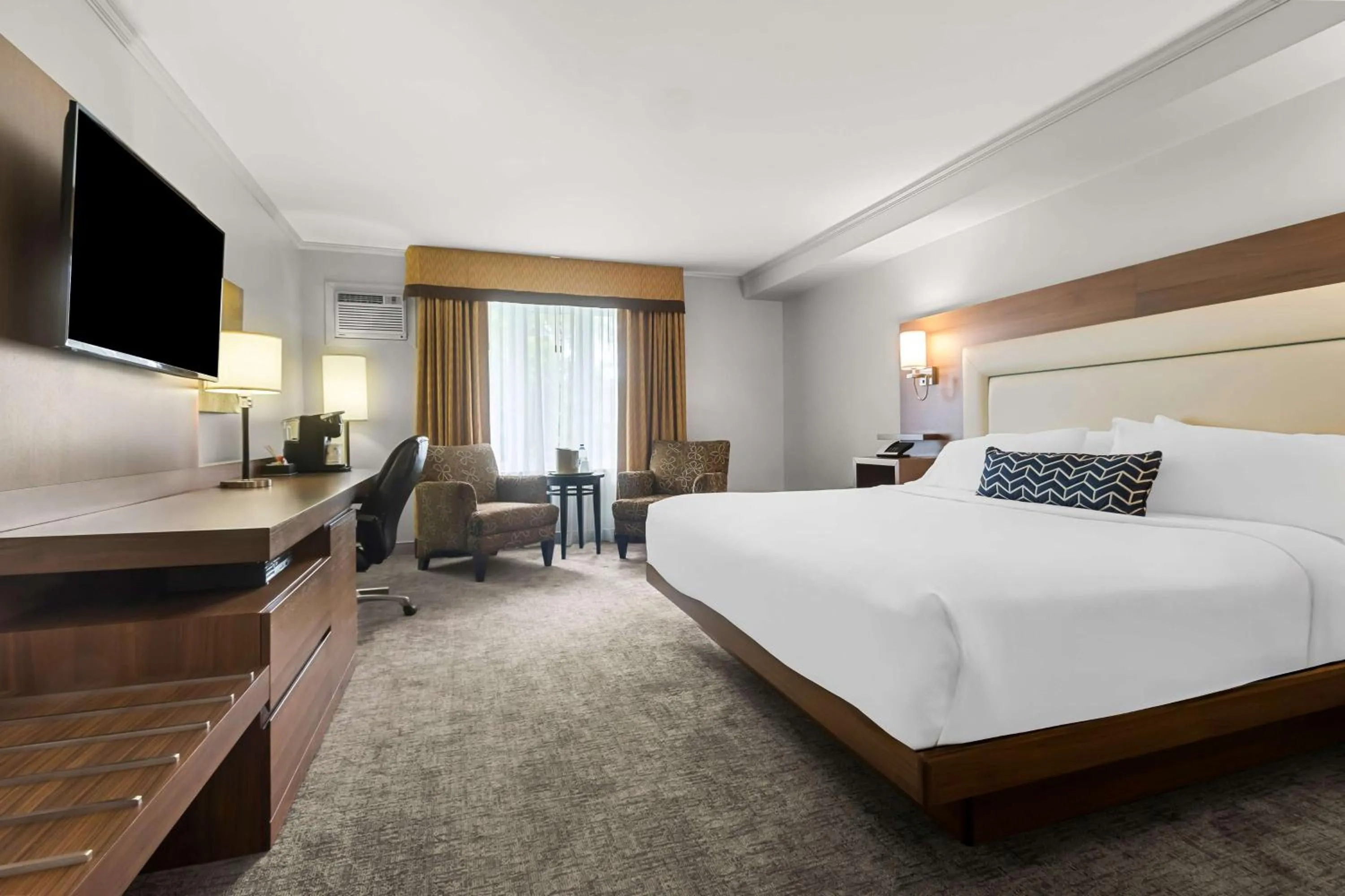 Bedroom, Bed in Best Western Plus Mont-Laurier