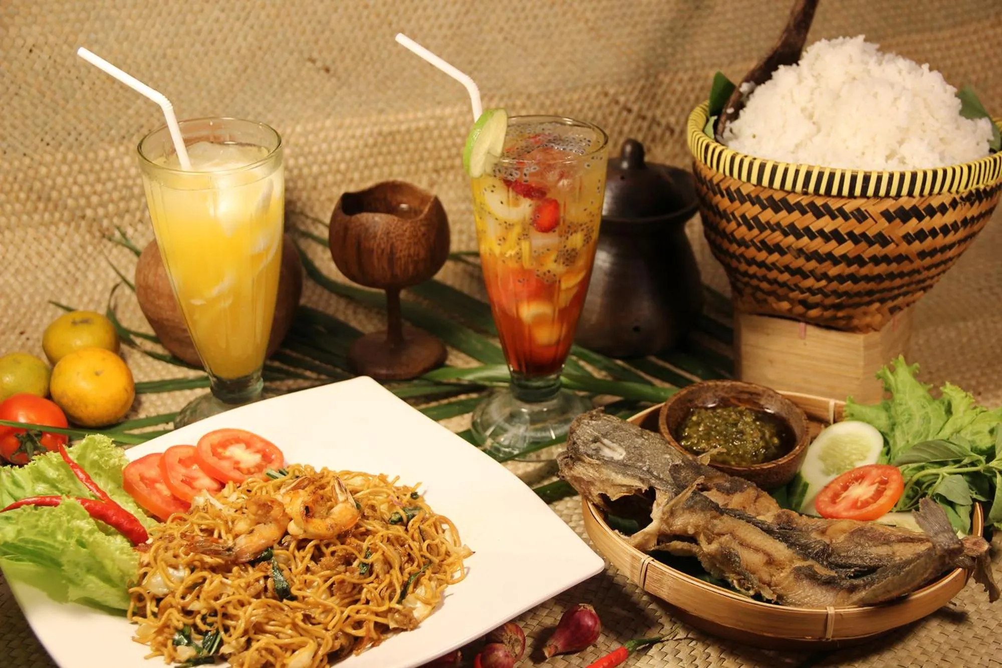 Food and drinks in Bamboe Inn Homestay