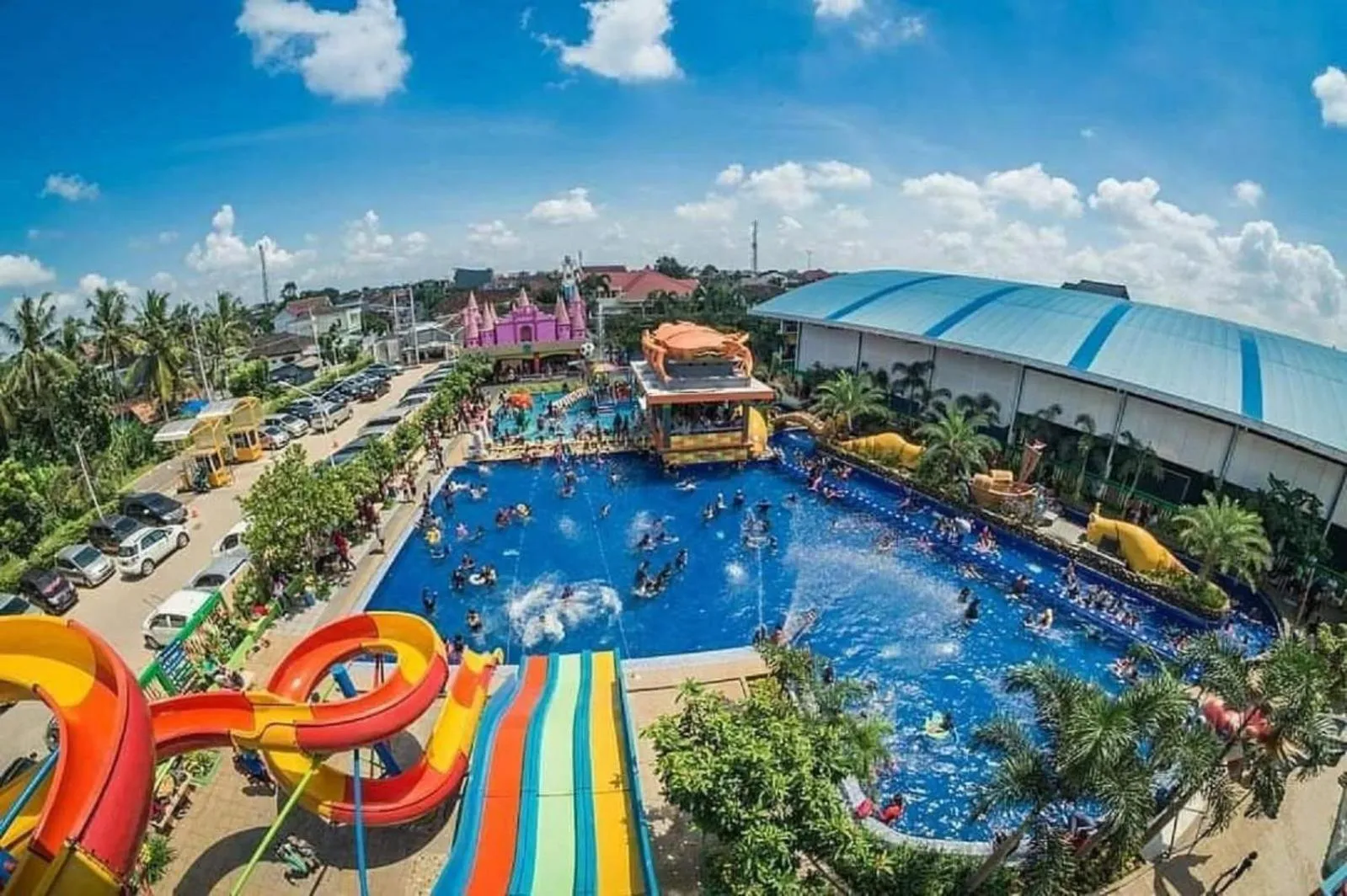 Aqua park in Bamboe Inn Homestay