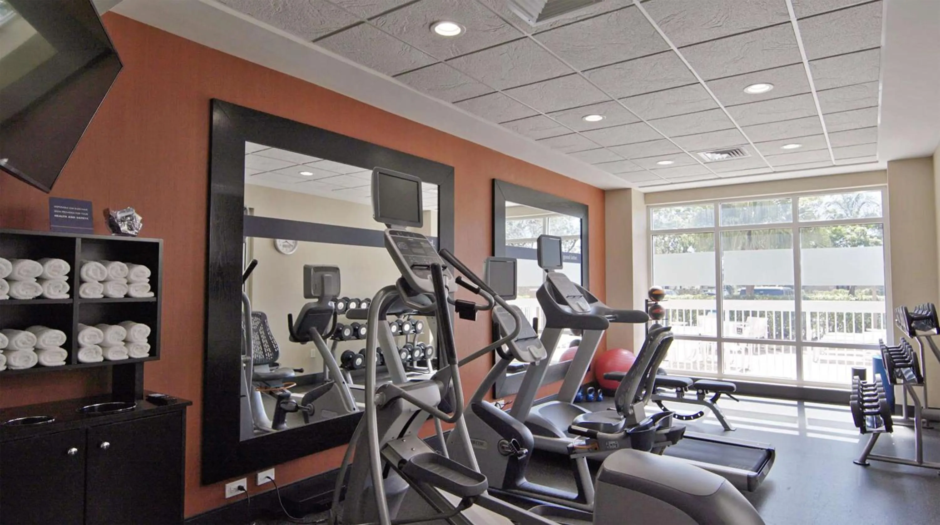 Fitness centre/facilities in Hampton Inn Hallandale Beach-Aventura