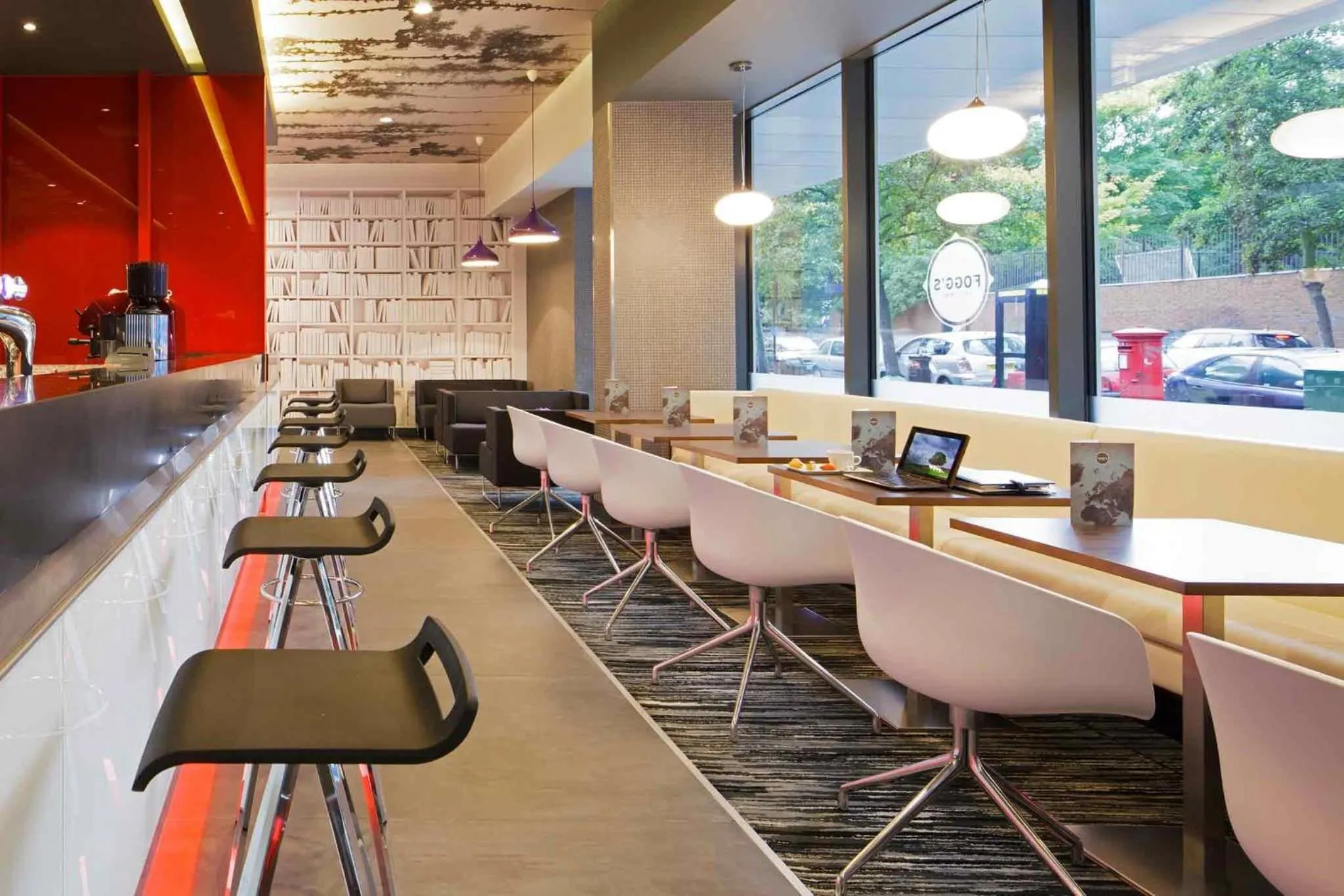 Lounge or bar in ibis London Shepherds Bush - Hammersmith