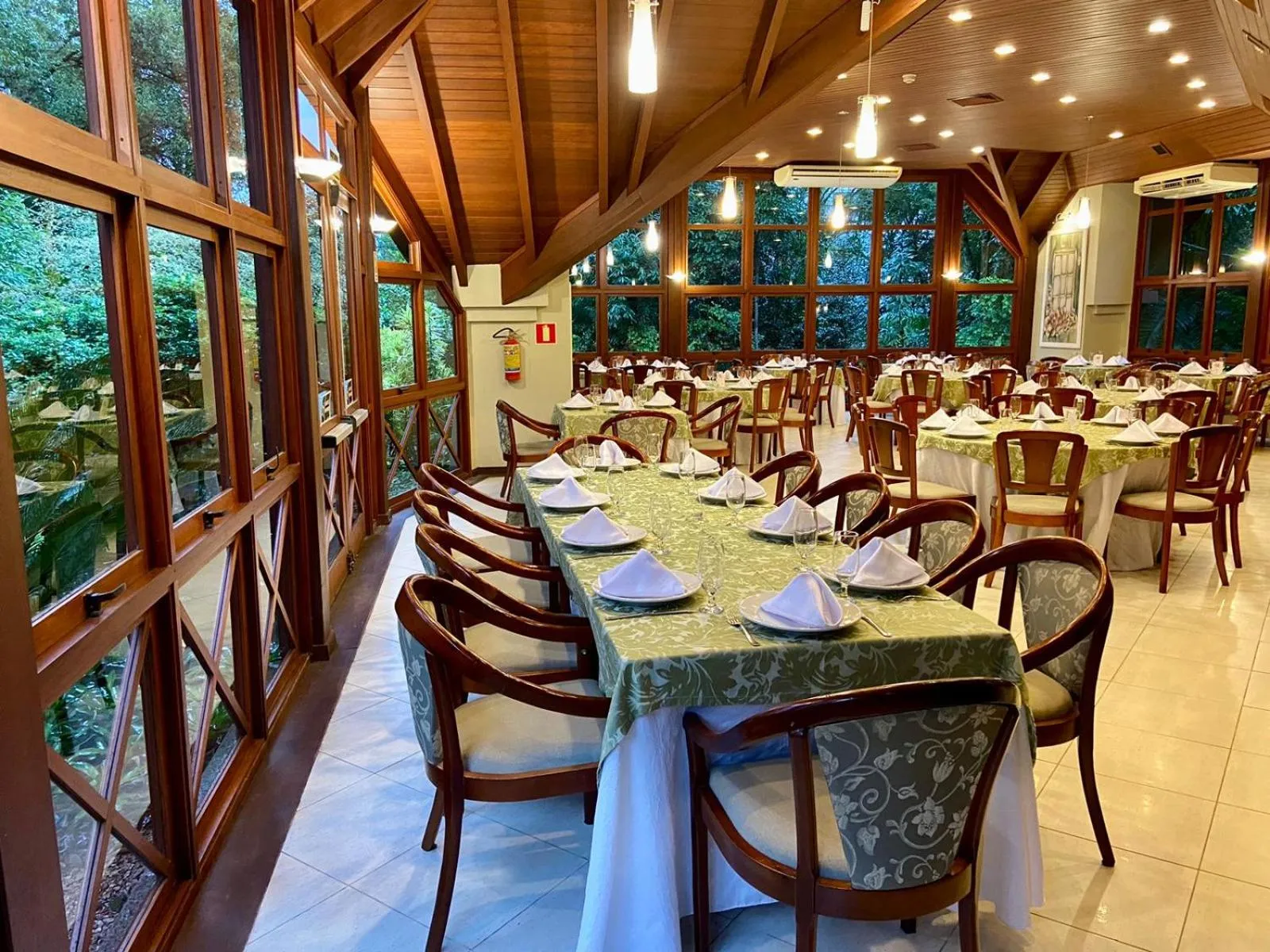 Restaurant/places to eat in Hotel Águas Claras