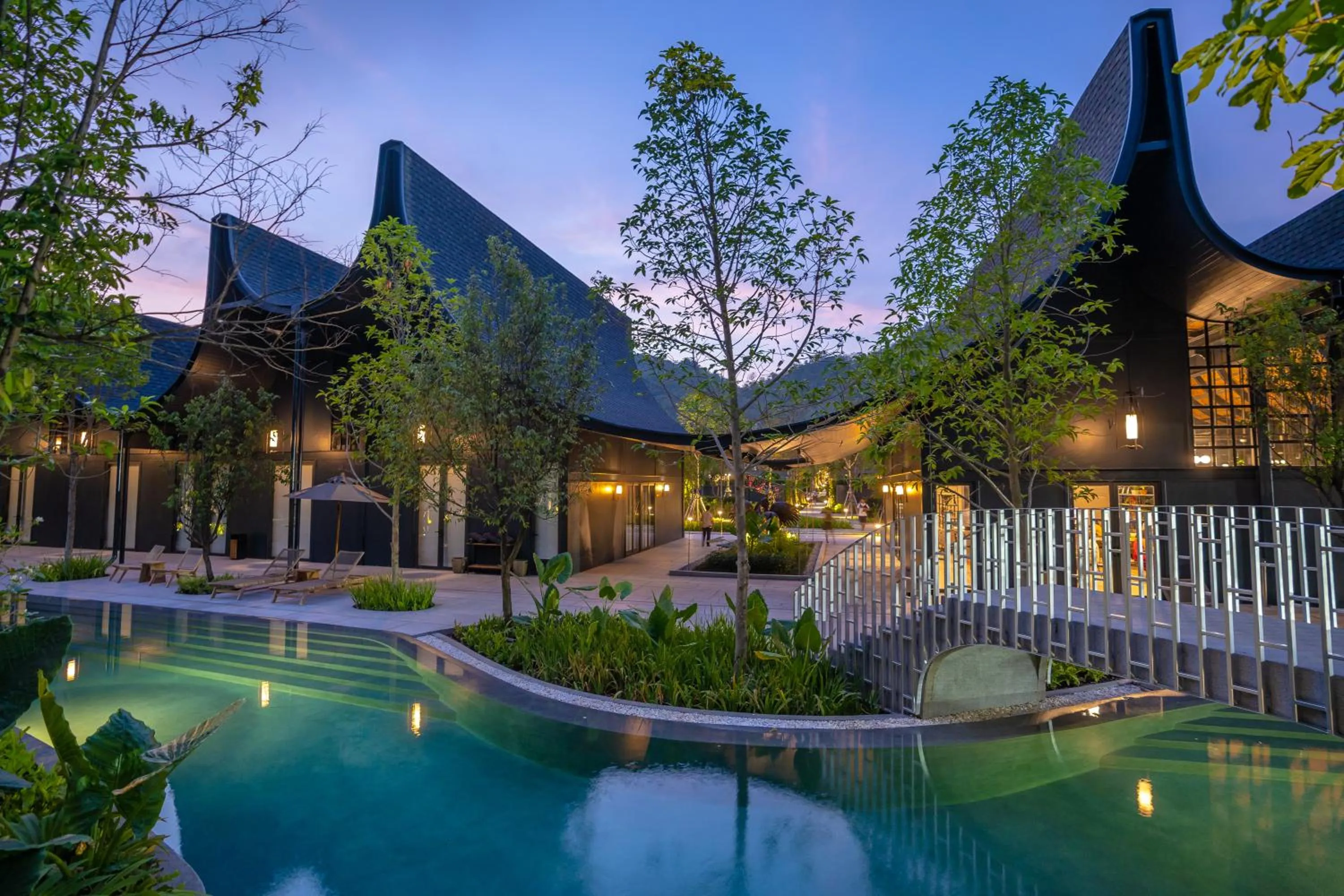 Swimming pool in Hotel Labaris Khao Yai