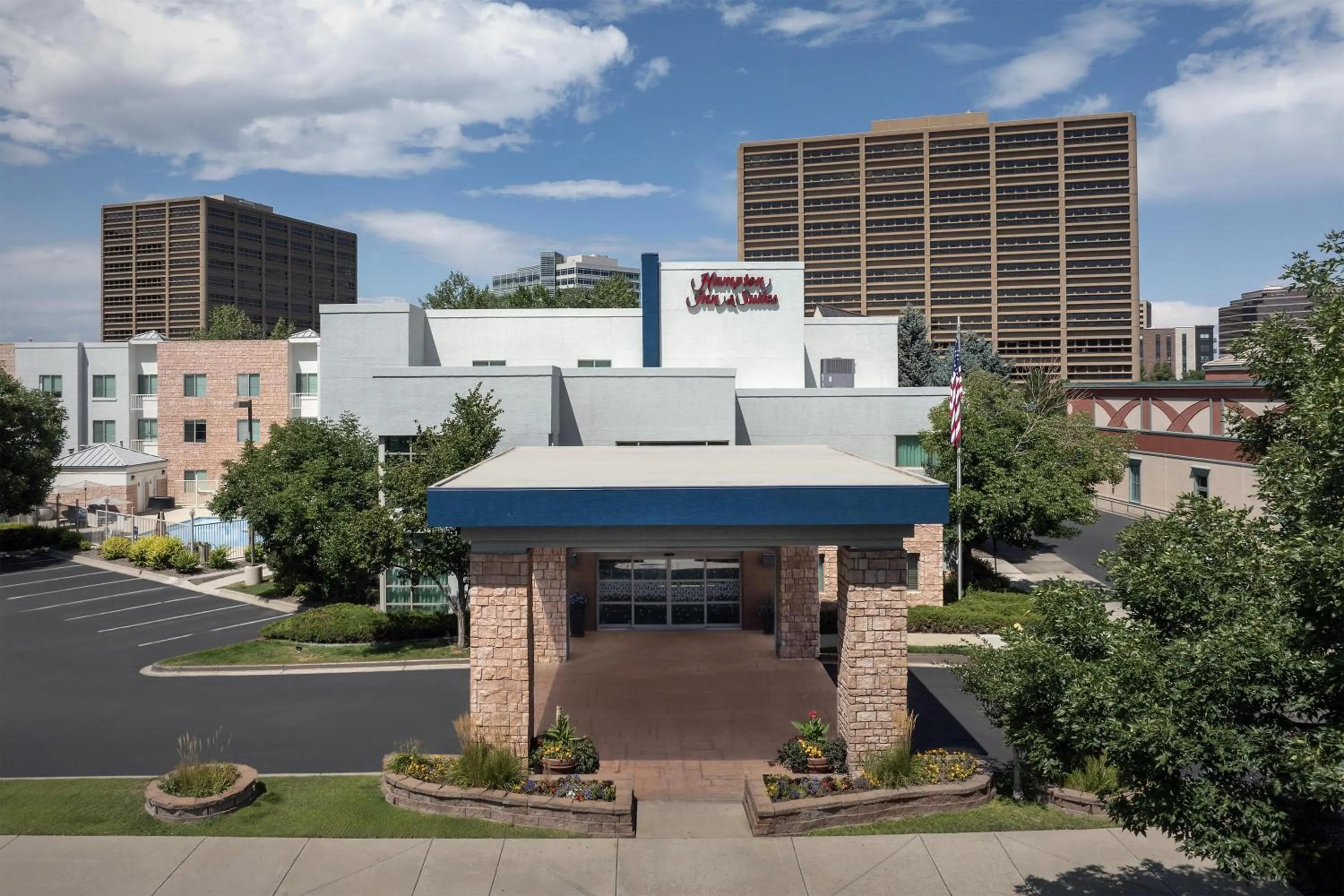 Property building in Hampton Inn & Suites Denver Tech Center