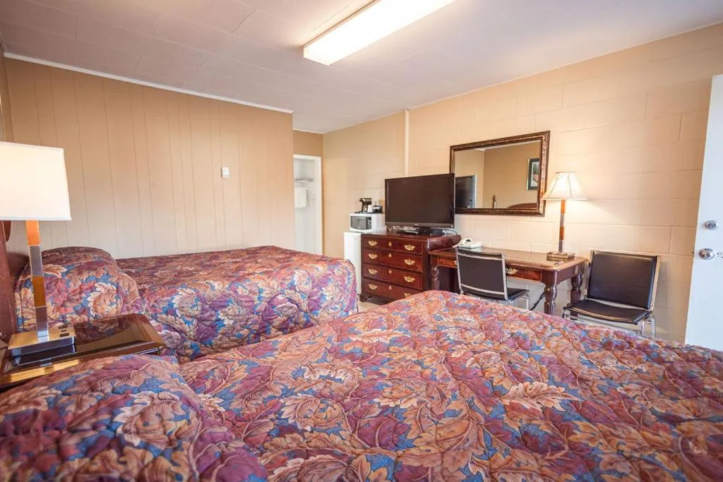 Bed in Gold Pan Motel