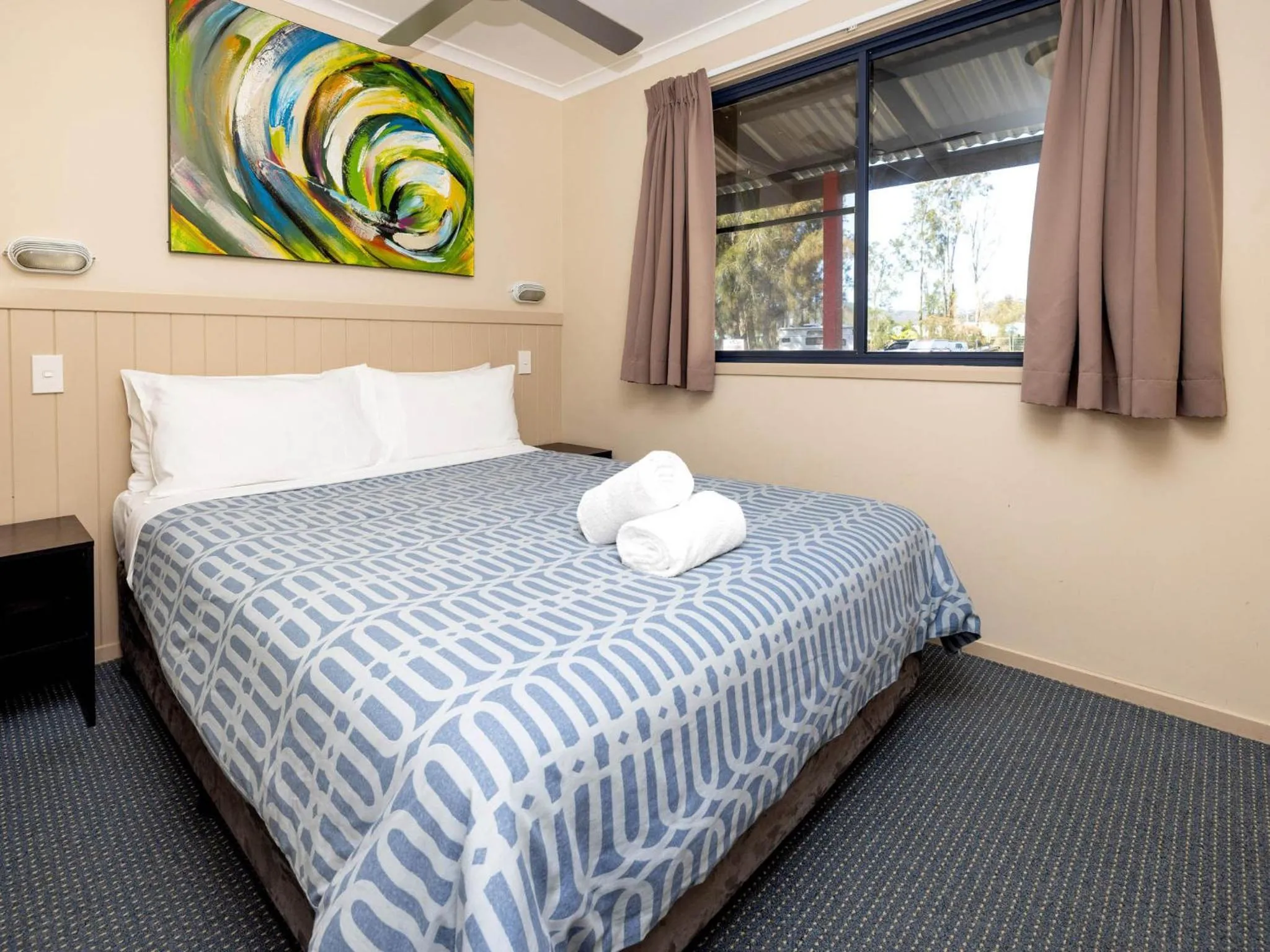 Bedroom, Bed in Lakeside Forster Holiday Park