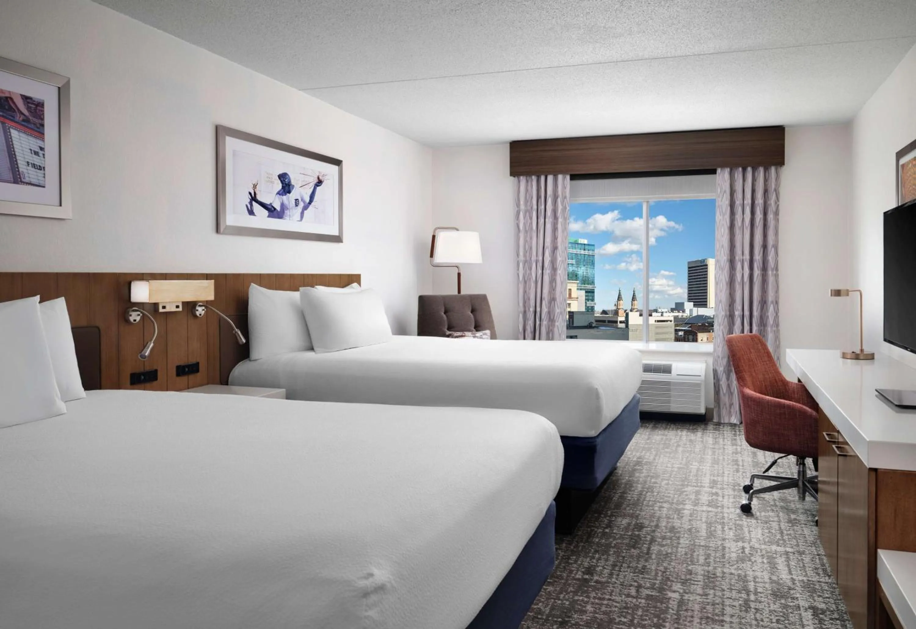 Bed in Hilton Garden Inn Detroit Downtown