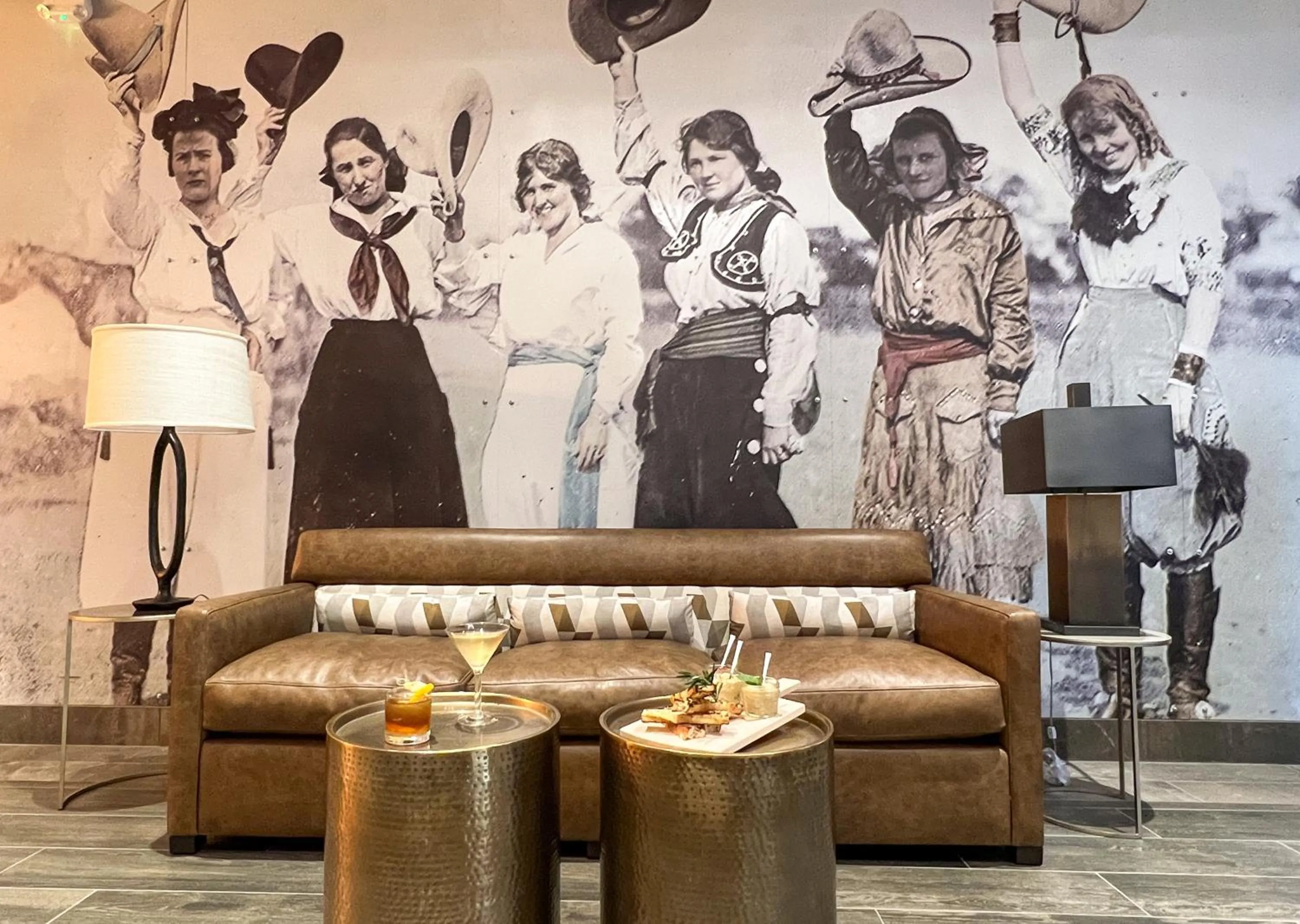 Restaurant/places to eat in Embassy Suites by Hilton Fort Worth Downtown