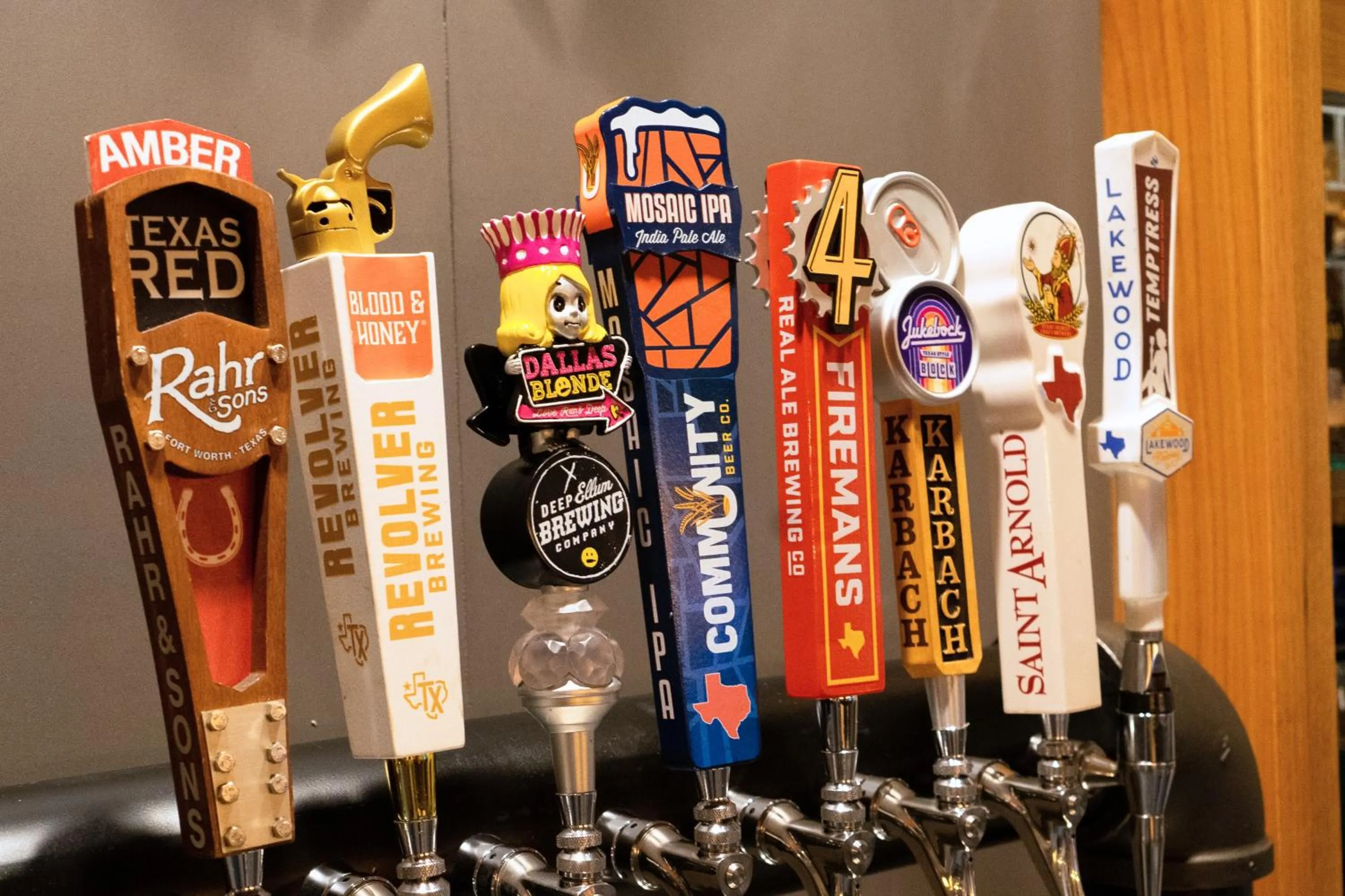 Lounge or bar in Embassy Suites by Hilton Fort Worth Downtown