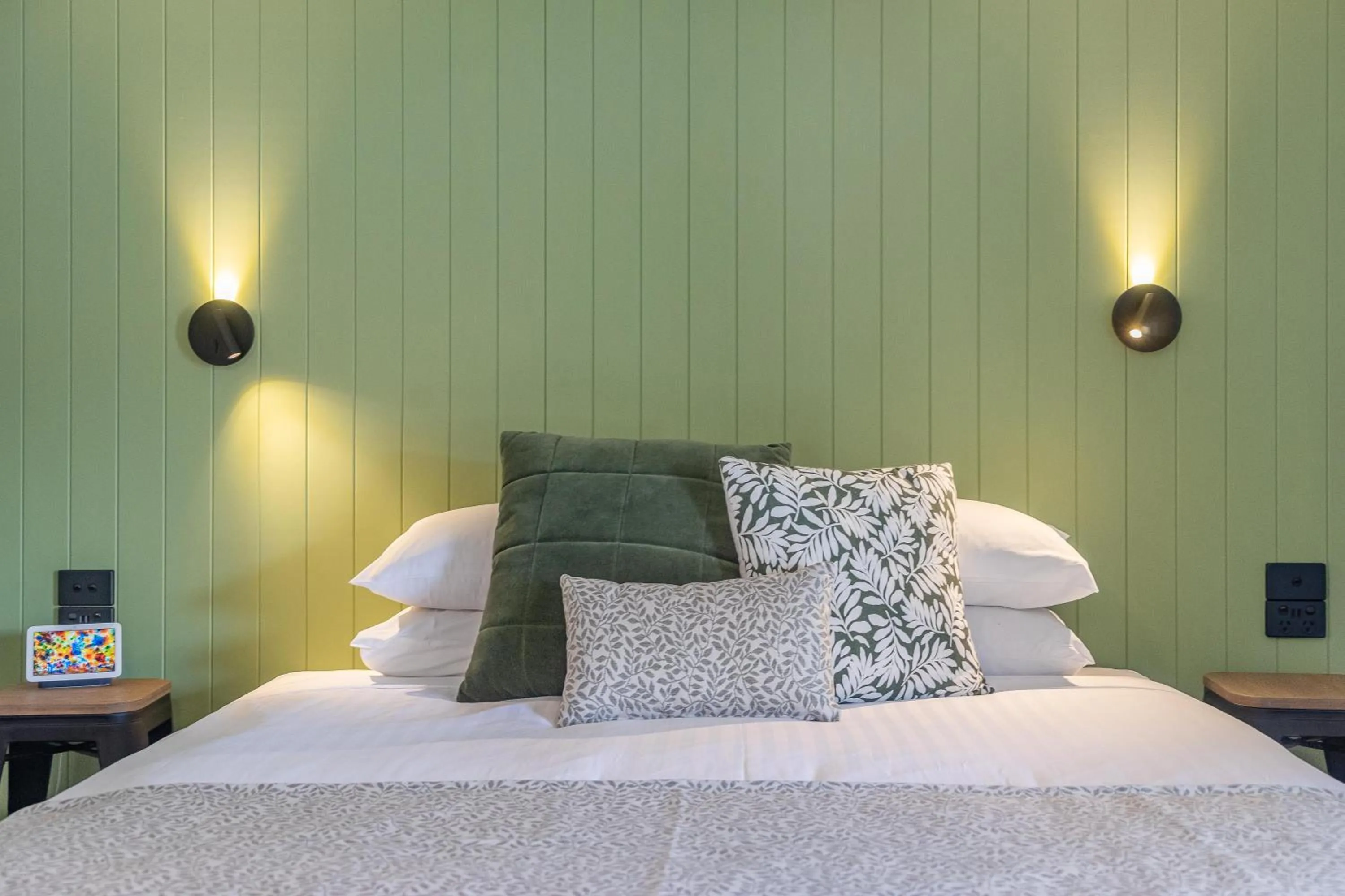 Bed in Cosmo Motel Adamstown