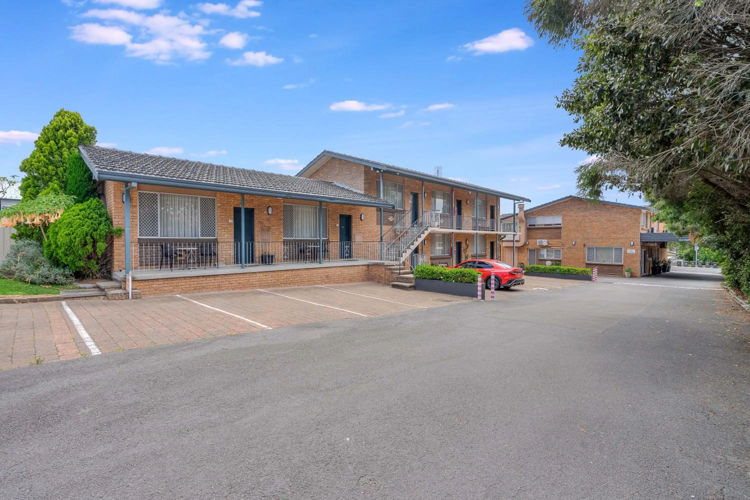 Property building in Cosmo Motel Adamstown