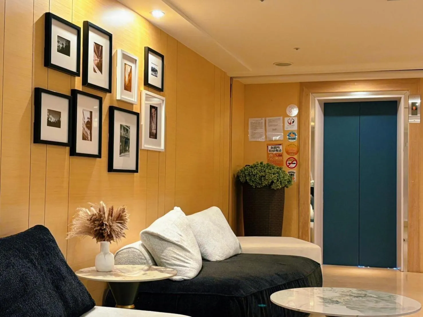 Seating area in Wemeet Hotel Taipei