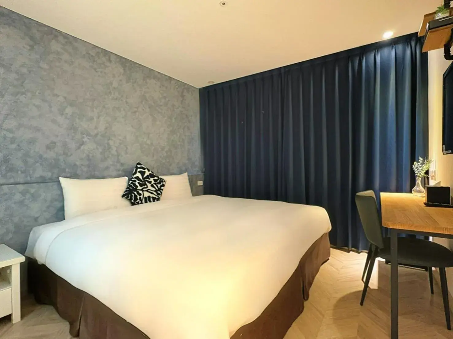 Double Room with City View in Wemeet Hotel Taipei Double Room with City View in Wemeet Hotel Taipei