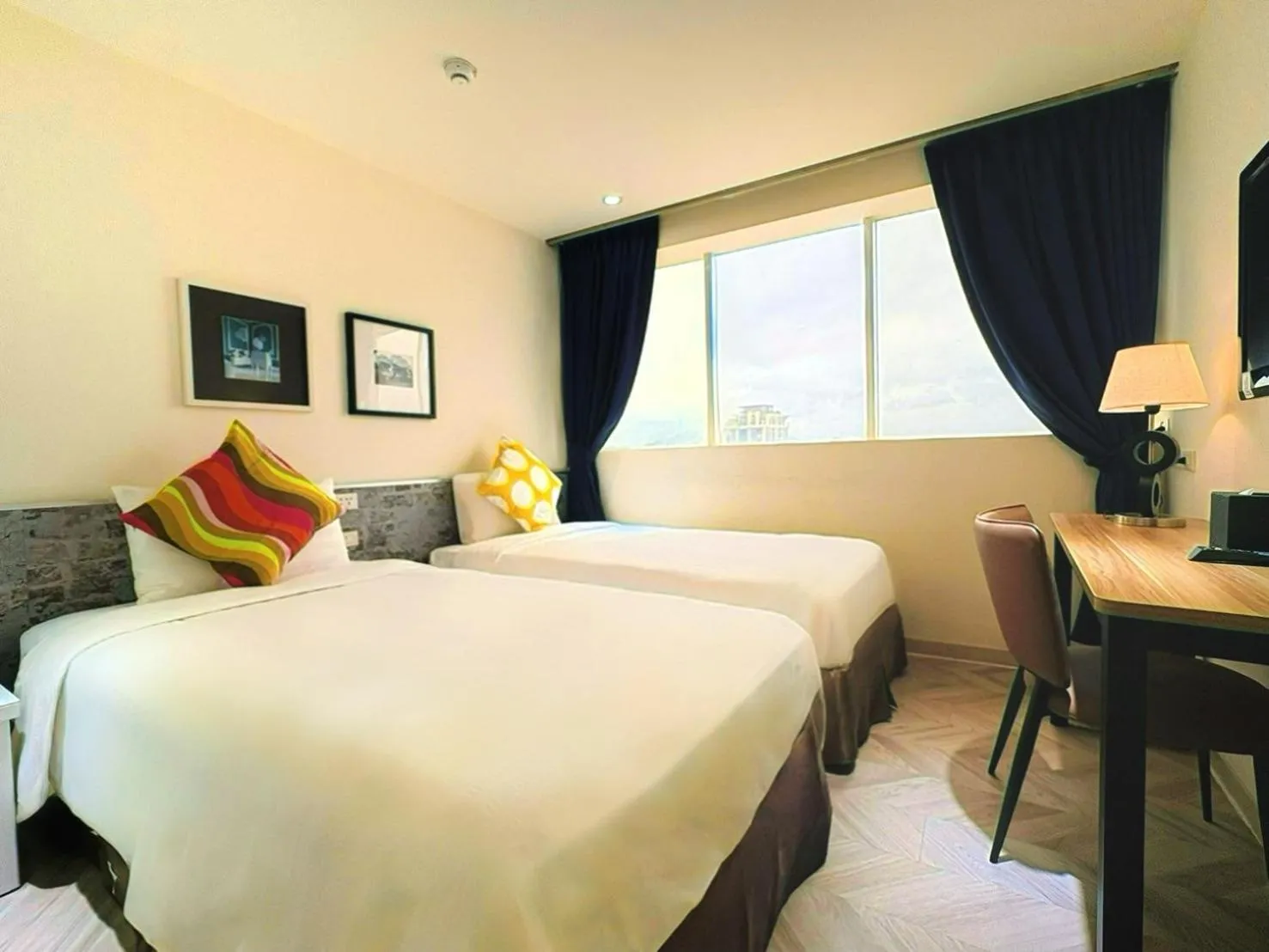 Bed in Wemeet Hotel Taipei