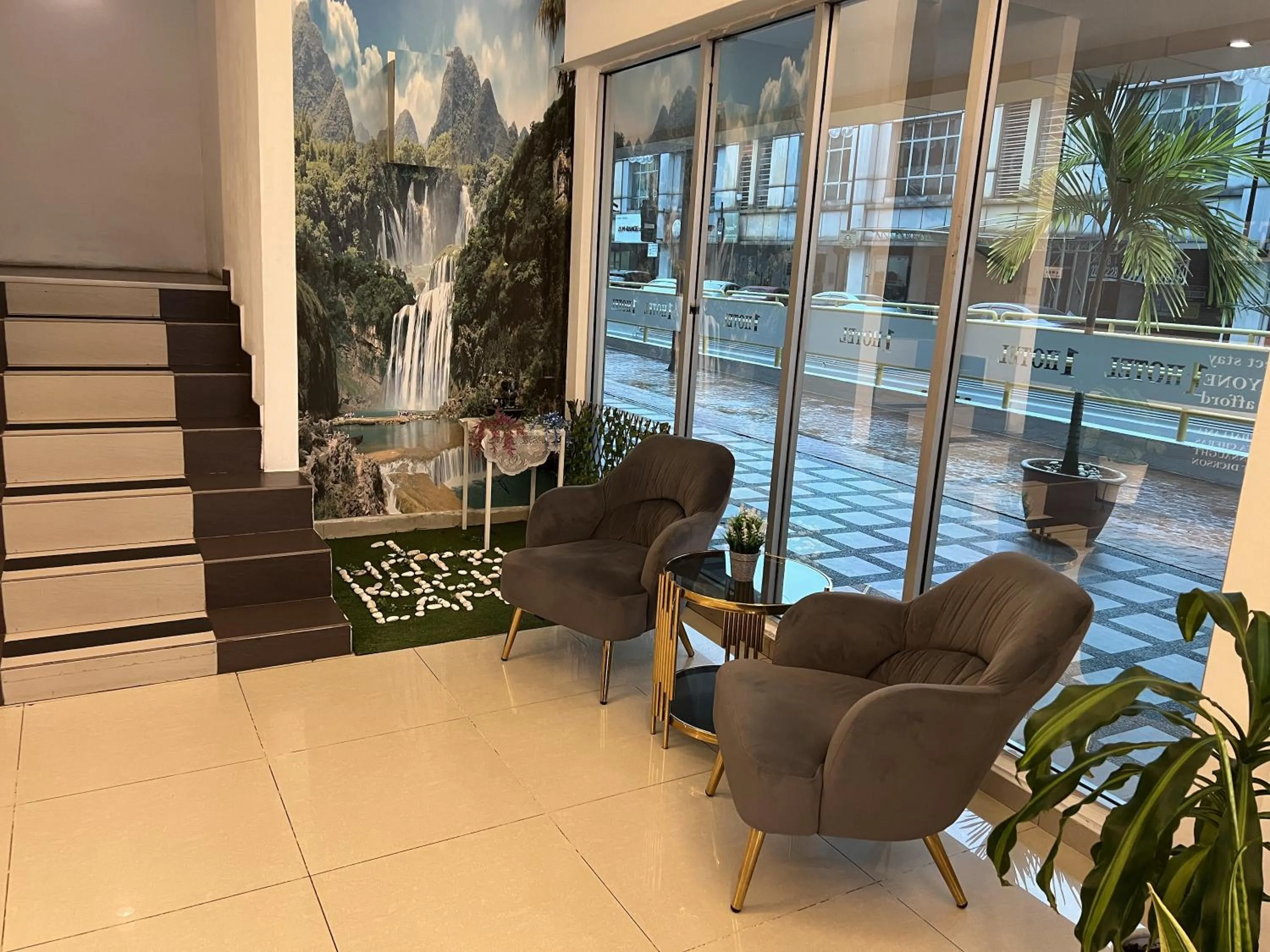 Property building in 1 Hotel Kuchai Lama