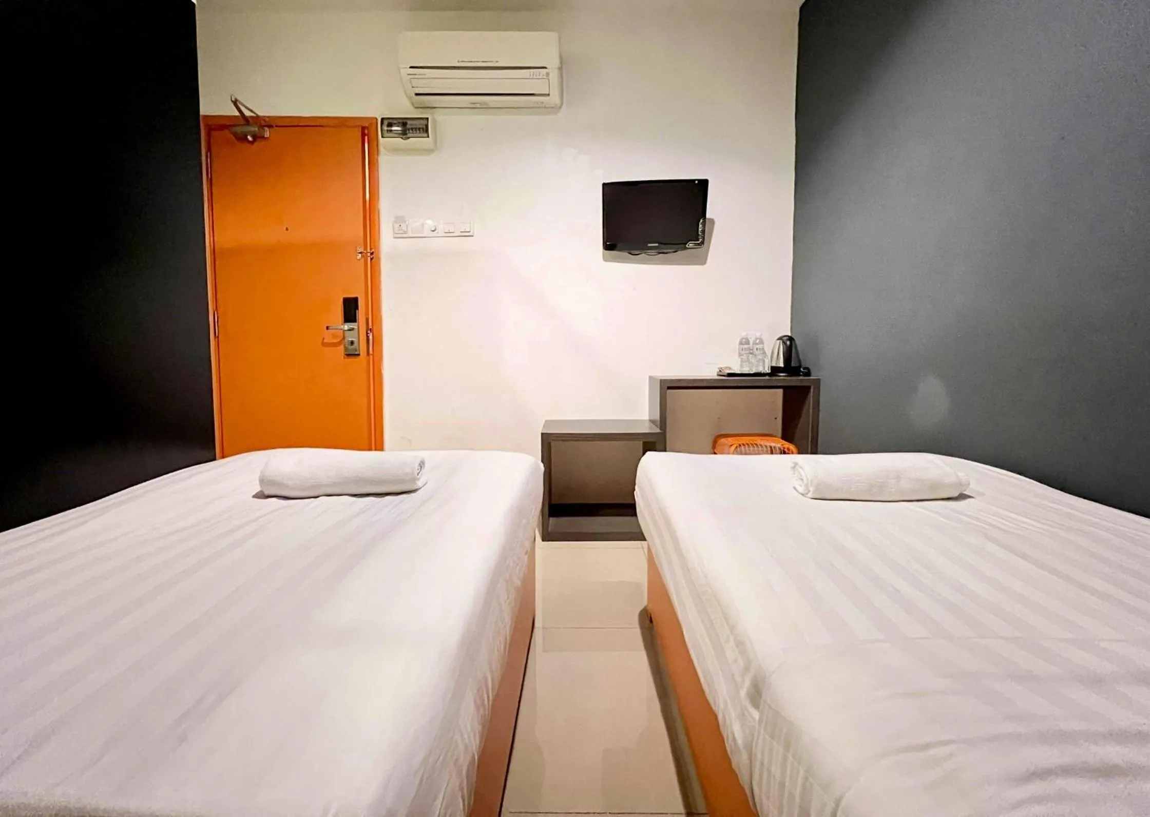 Twin Room in 1 Hotel Kuchai Lama