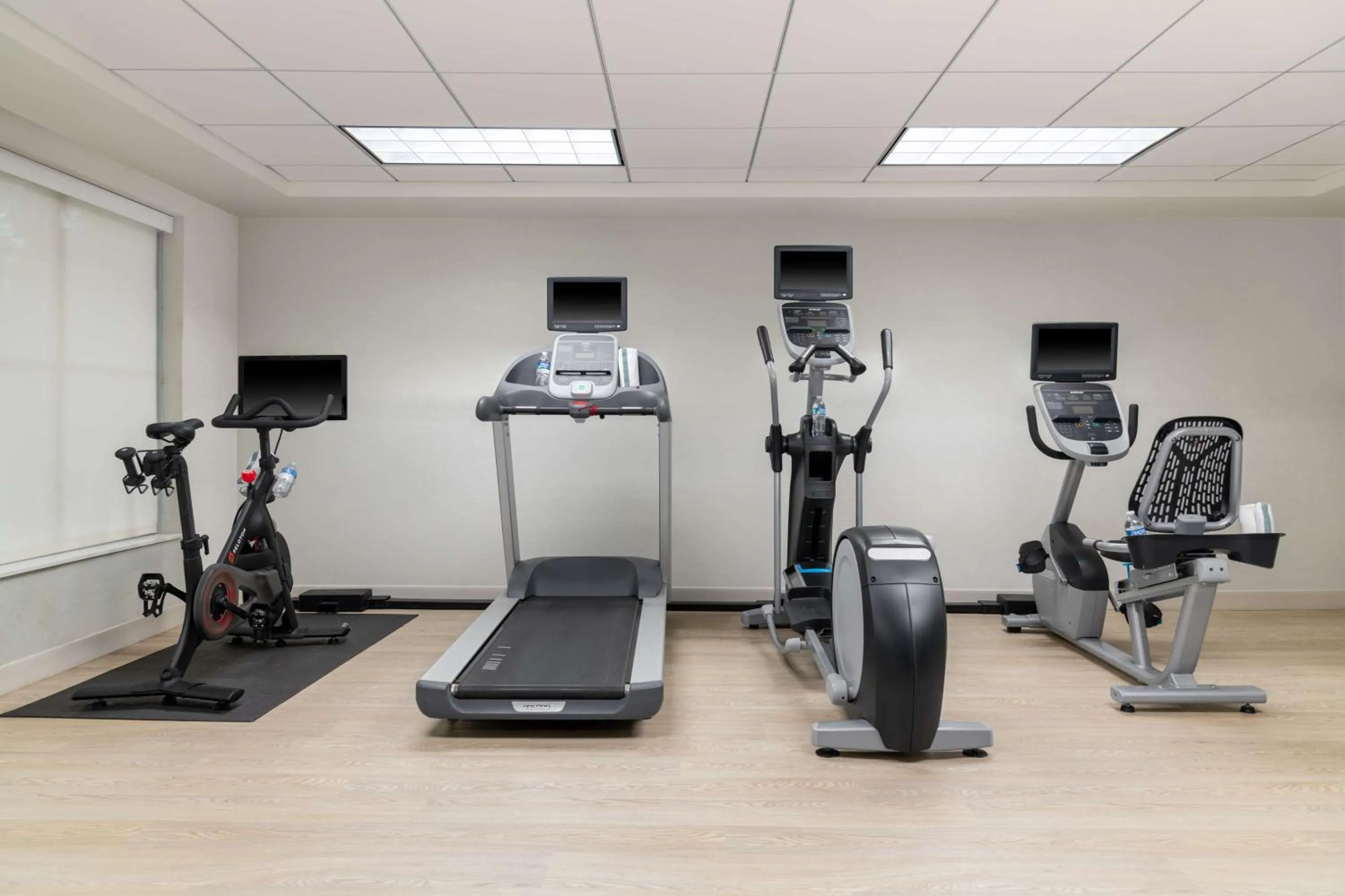 Fitness centre/facilities in Homewood Suites by Hilton Detroit-Troy
