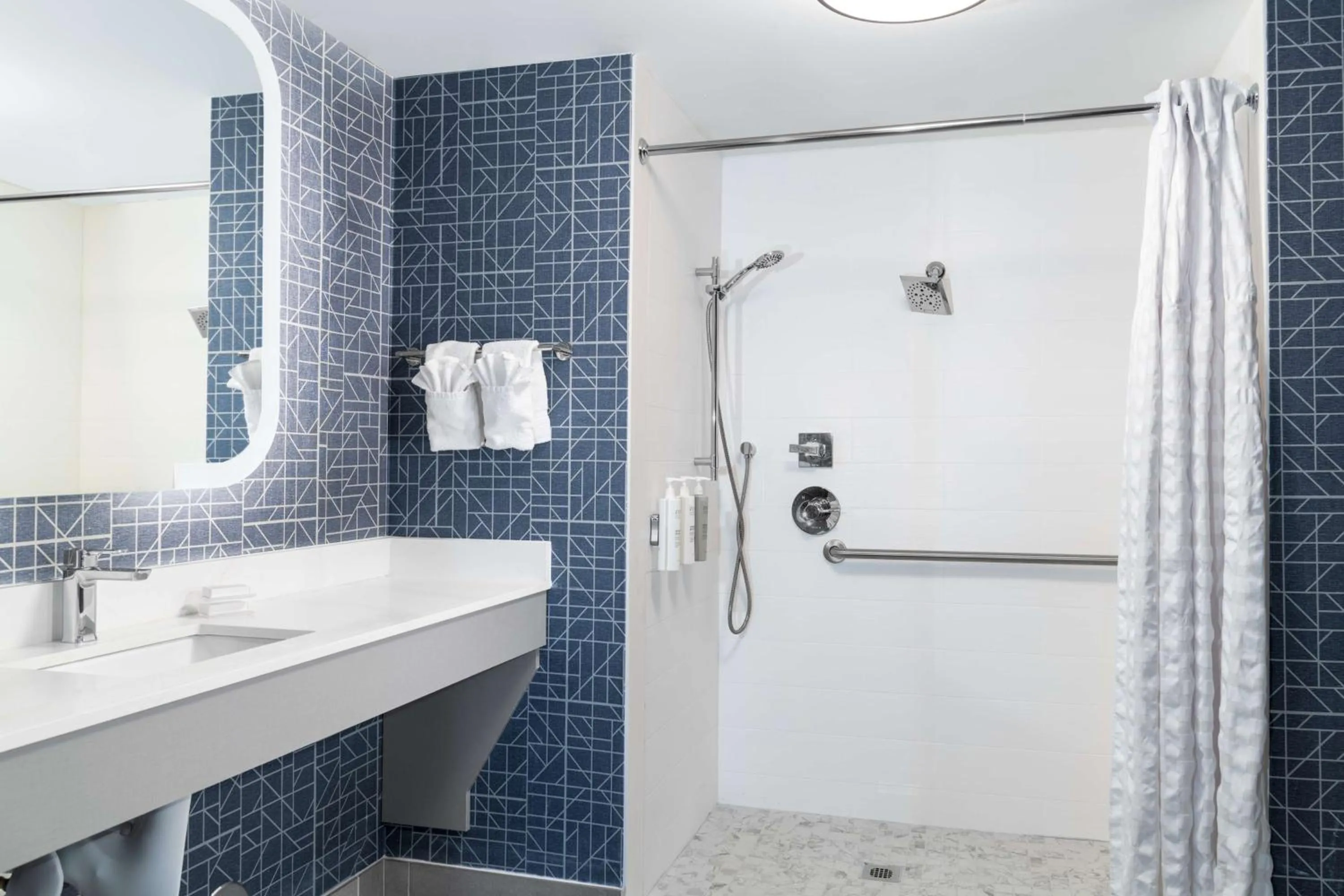 Bathroom in Homewood Suites by Hilton Detroit-Troy