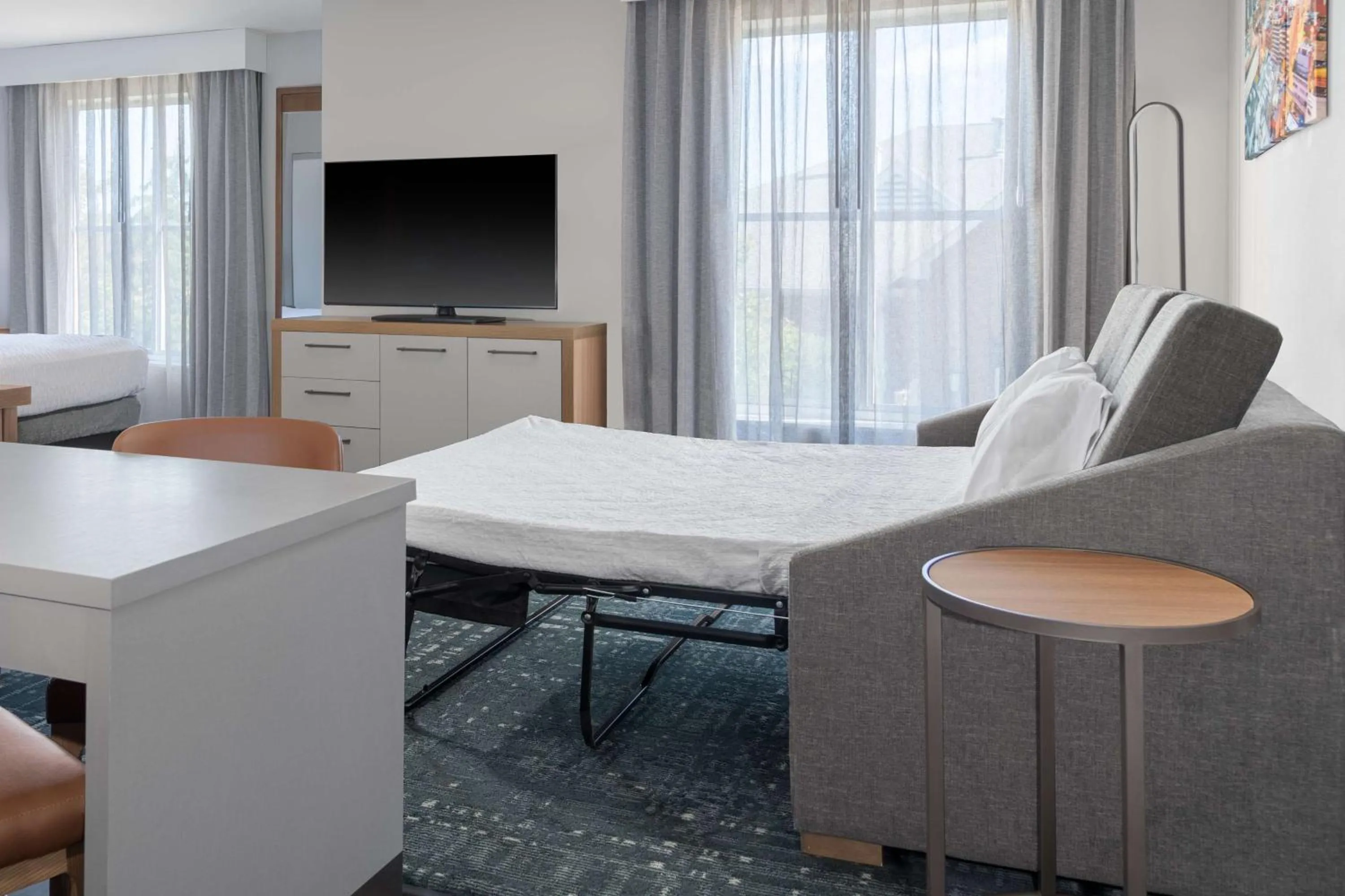 Living room, Bed in Homewood Suites by Hilton Detroit-Troy