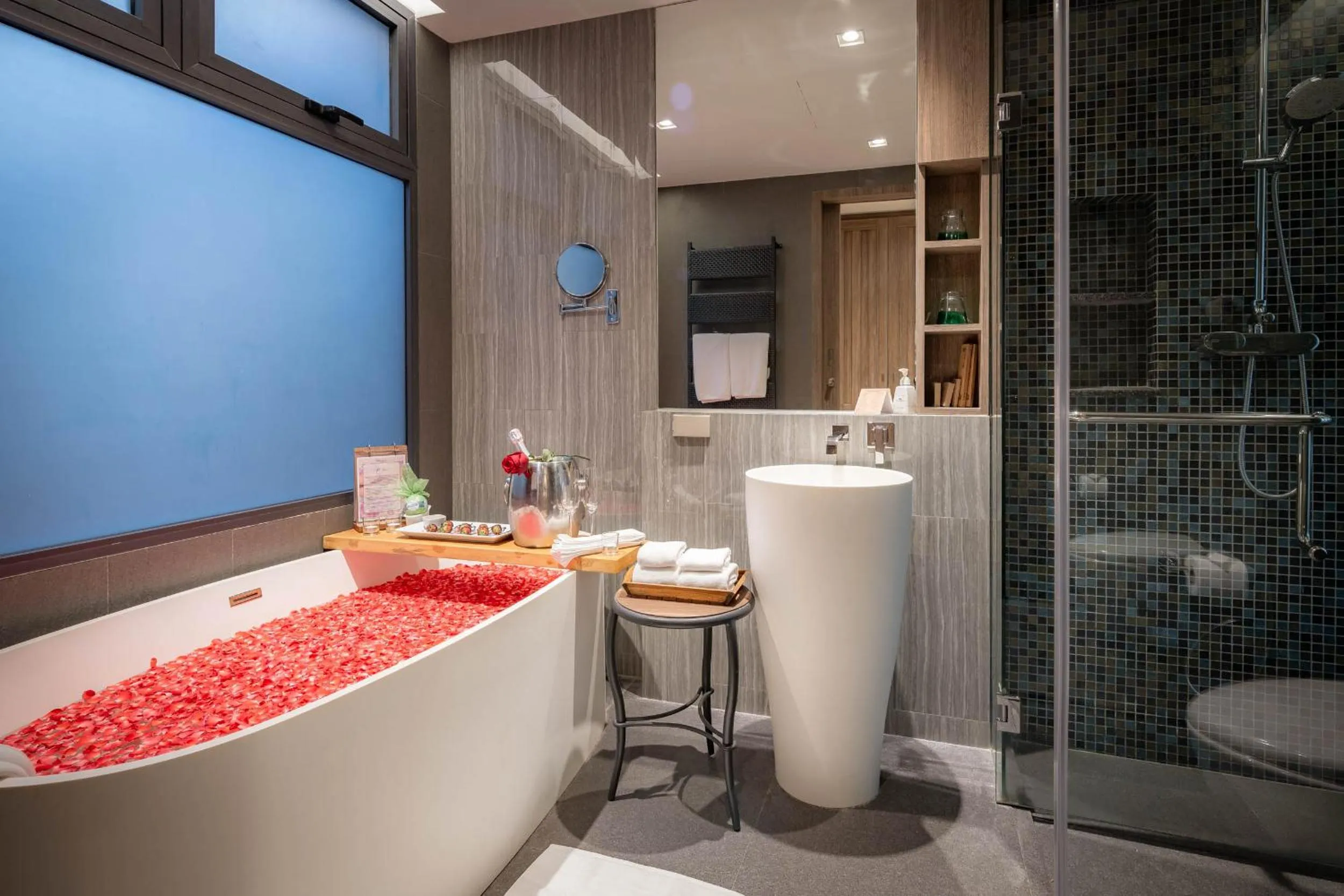 Hot Tub in Prana Resort Nandana