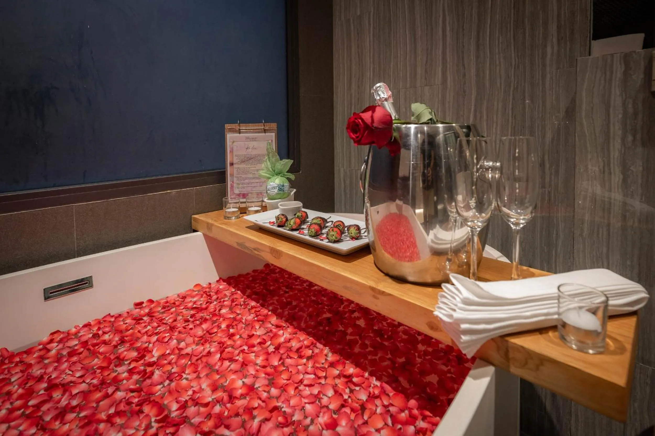 Bath in Prana Resort Nandana