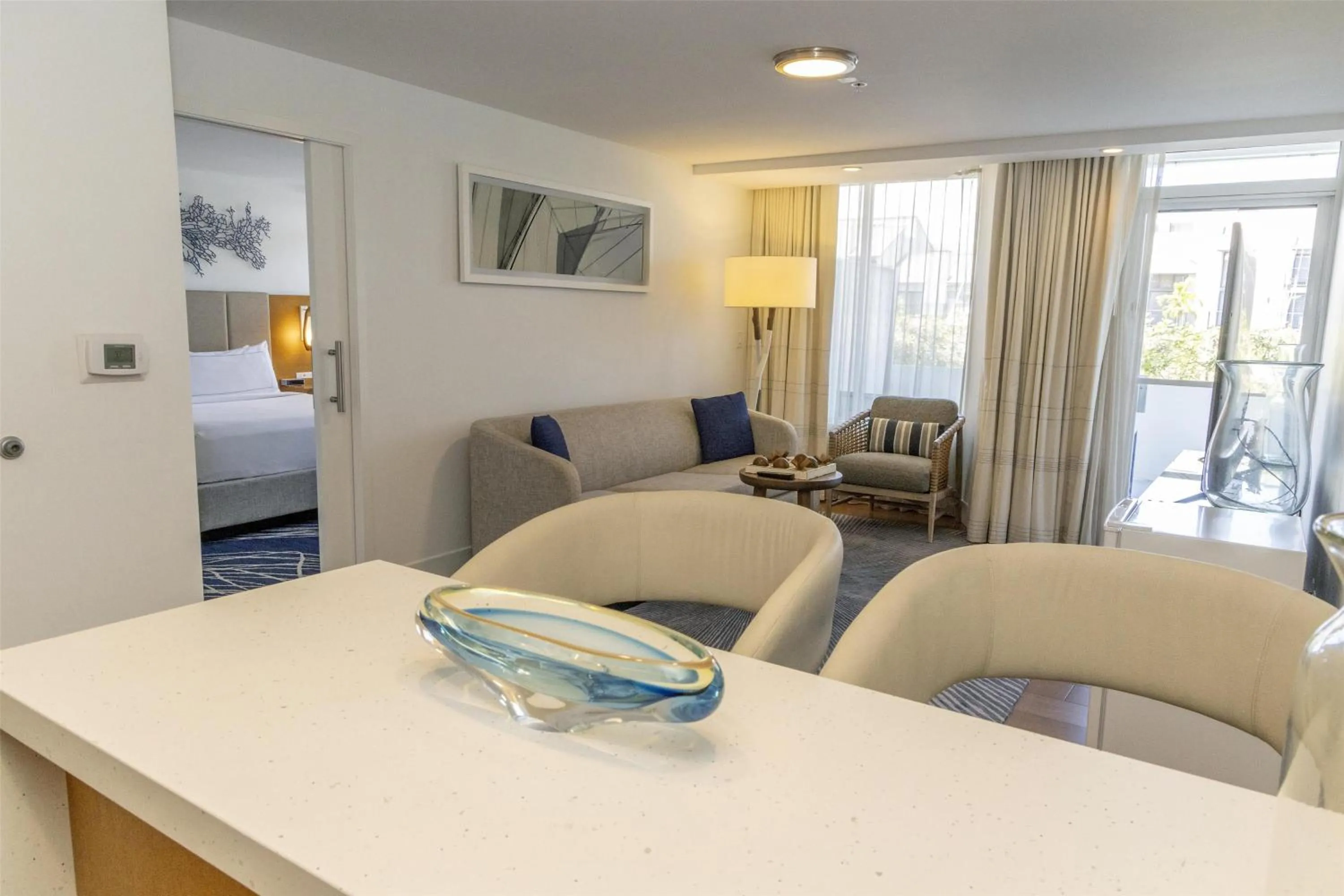 Living room, Bed in Hilton Fort Lauderdale Marina