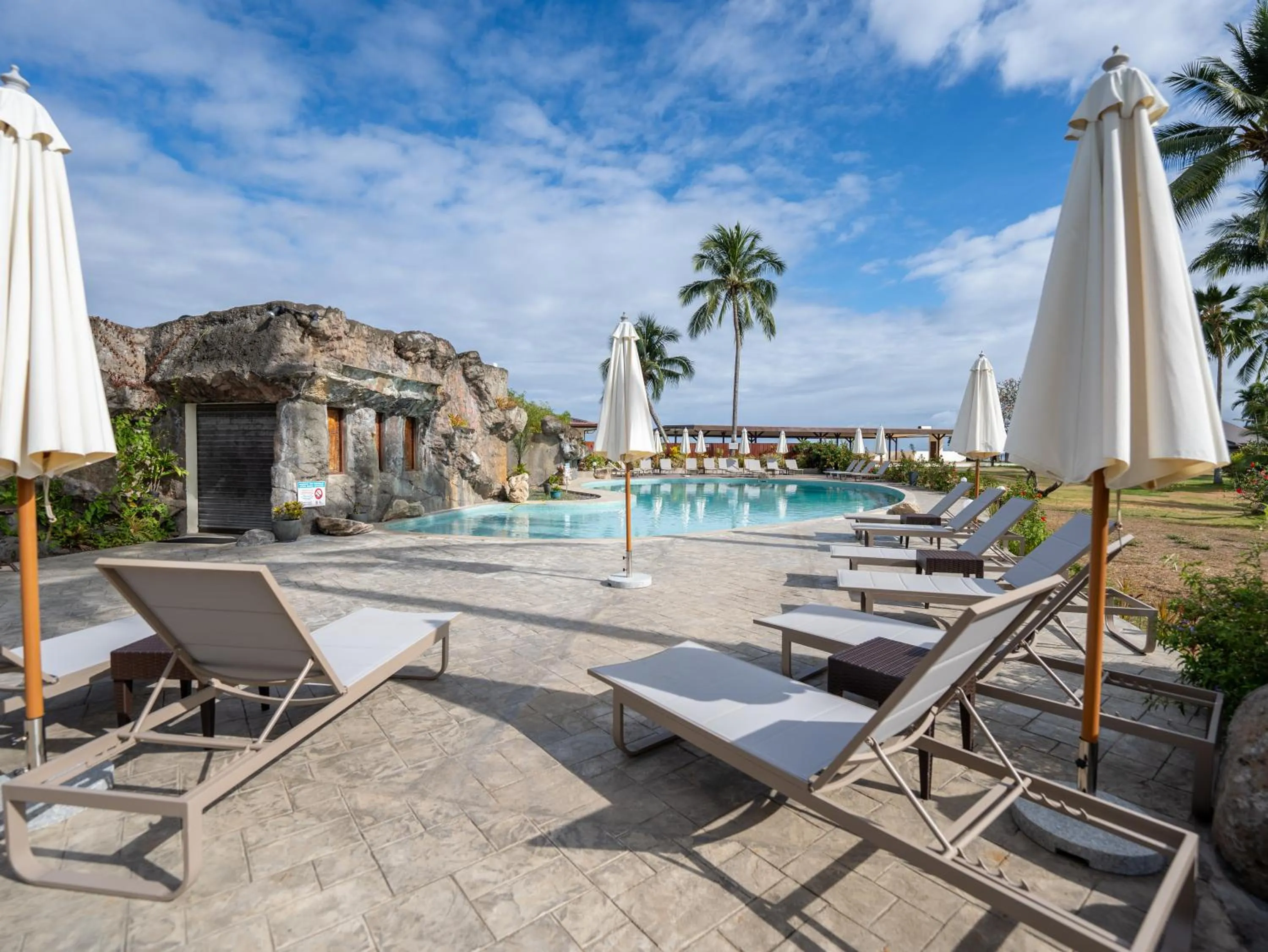 Swimming pool in Royal Tahitien