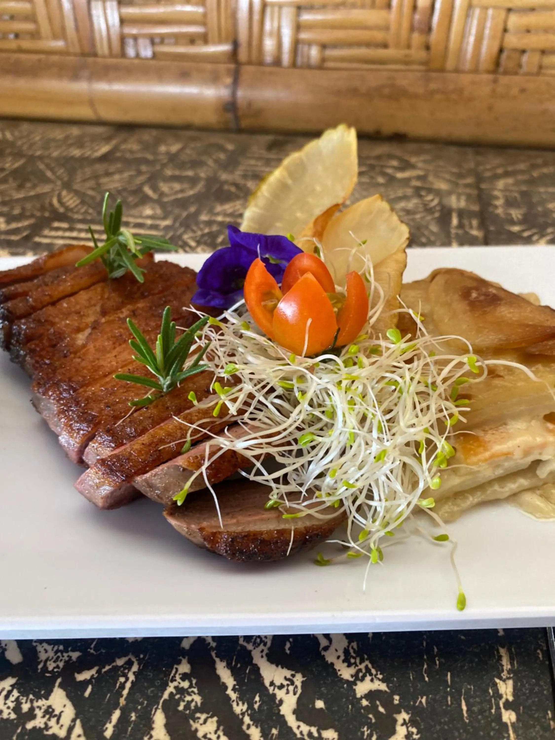 Restaurant/places to eat in Royal Tahitien