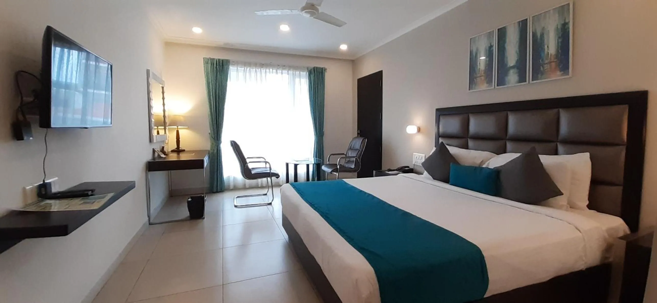 Photo of the whole room, Bed in The HQ