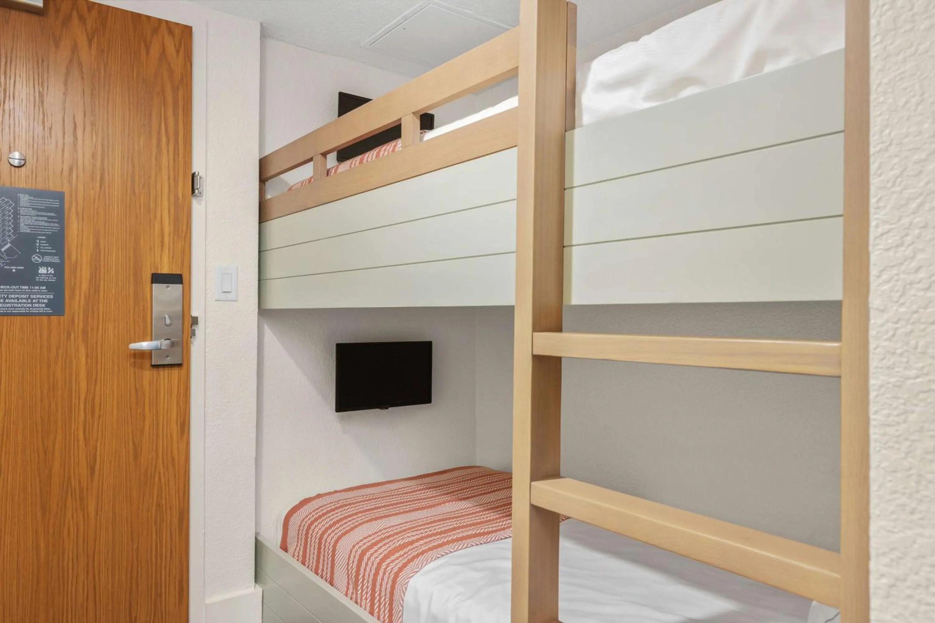 Bed in Hilton Sandestin Beach Golf Resort & Spa