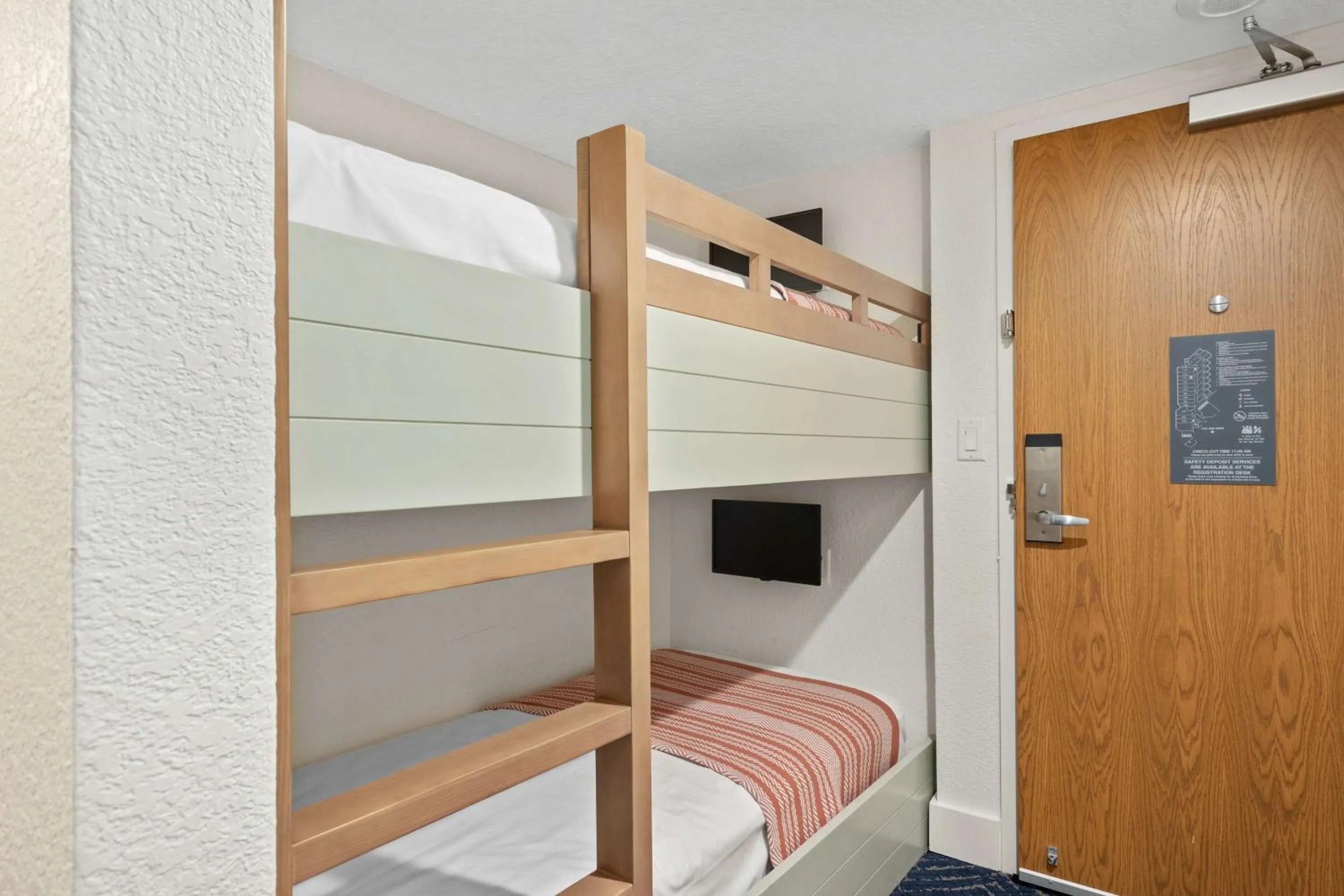 Bed in Hilton Sandestin Beach Golf Resort & Spa