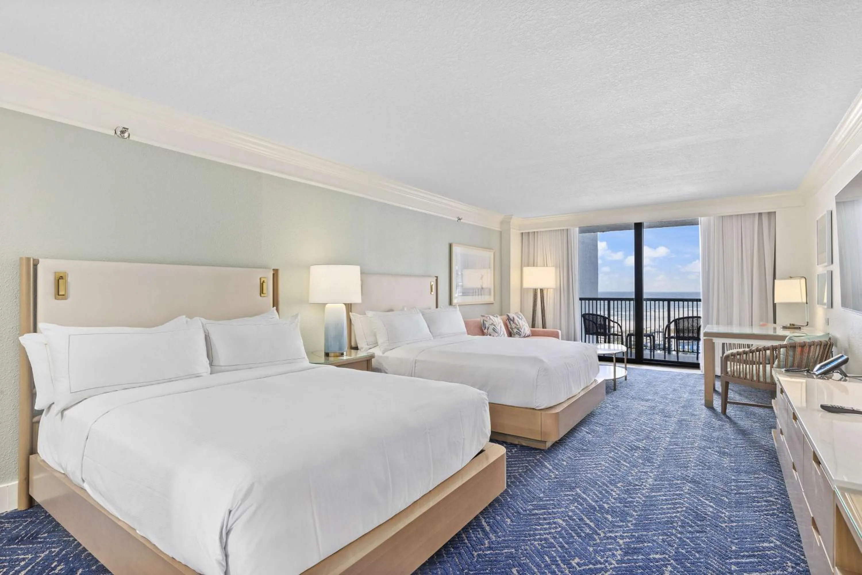 Bed in Hilton Sandestin Beach Golf Resort & Spa