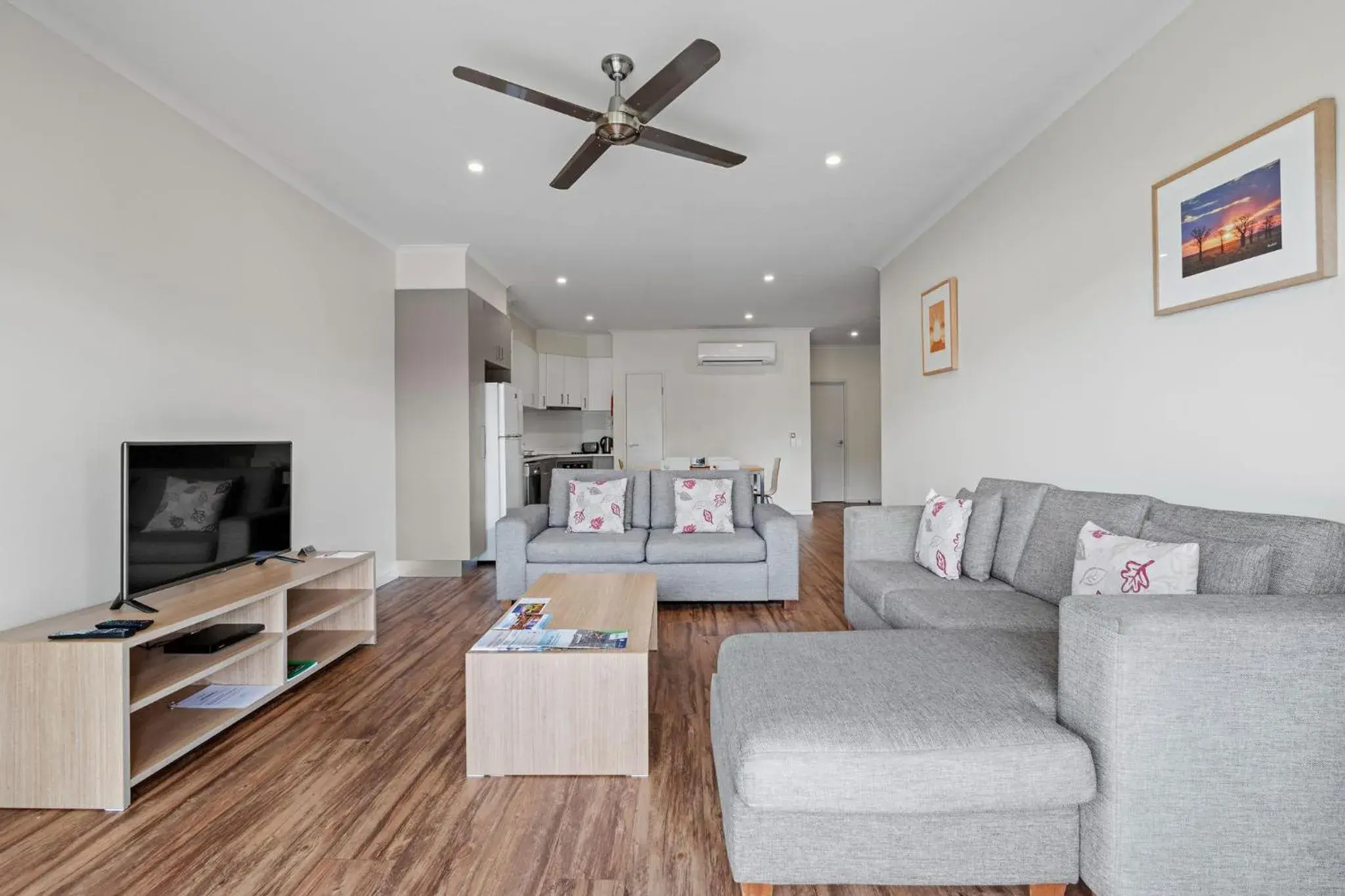 Three-Bedroom Apartment in Freshwater East Kimberley Apartments Three-Bedroom Apartment in Freshwater East Kimberley Apartments