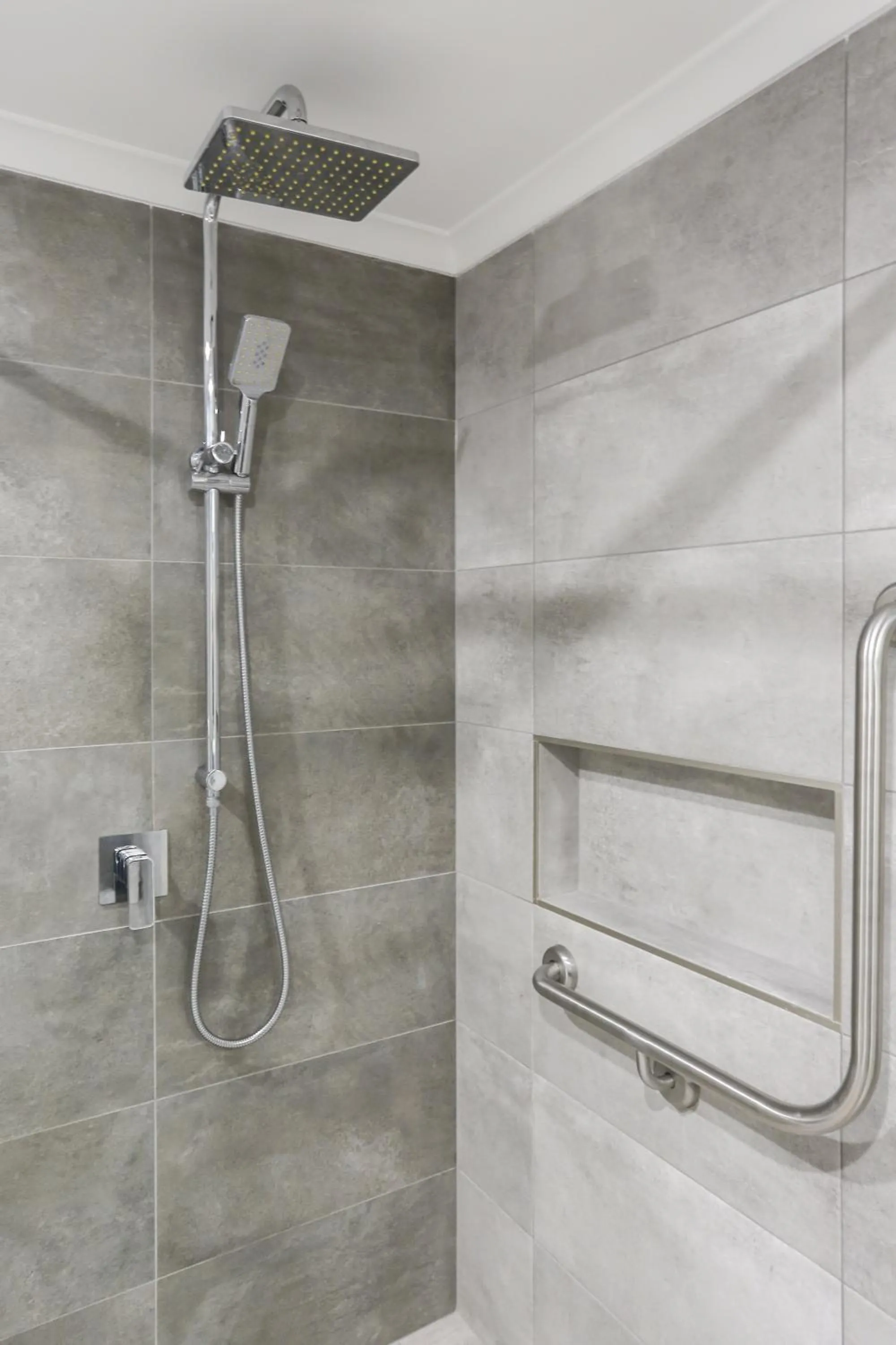 Bathroom in Crown Apartments