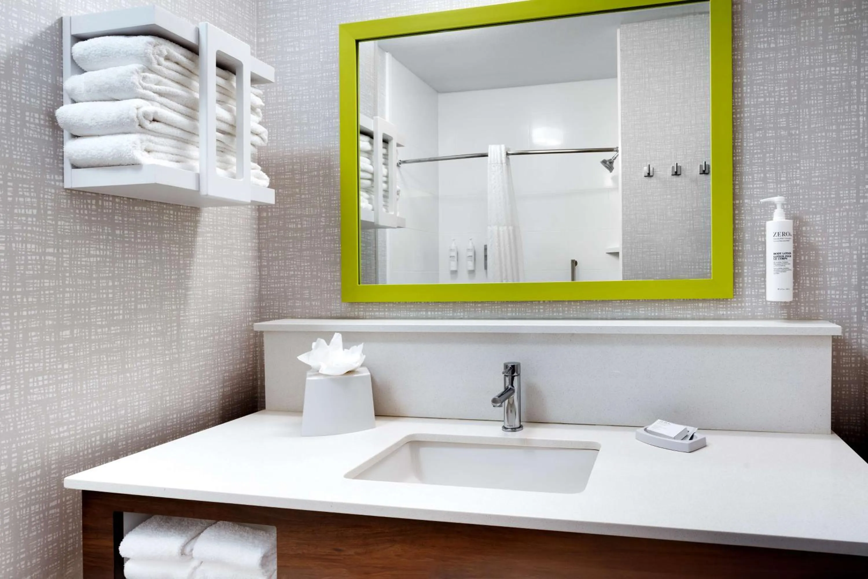 Bathroom in Hampton Inn & Suites Ft Worth-Burleson