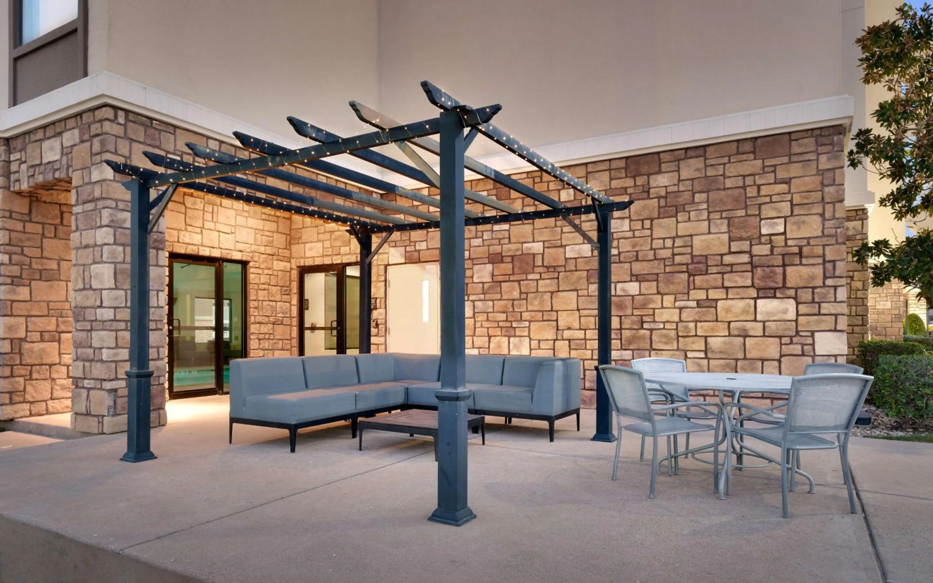 Patio in Hampton Inn & Suites Ft Worth-Burleson