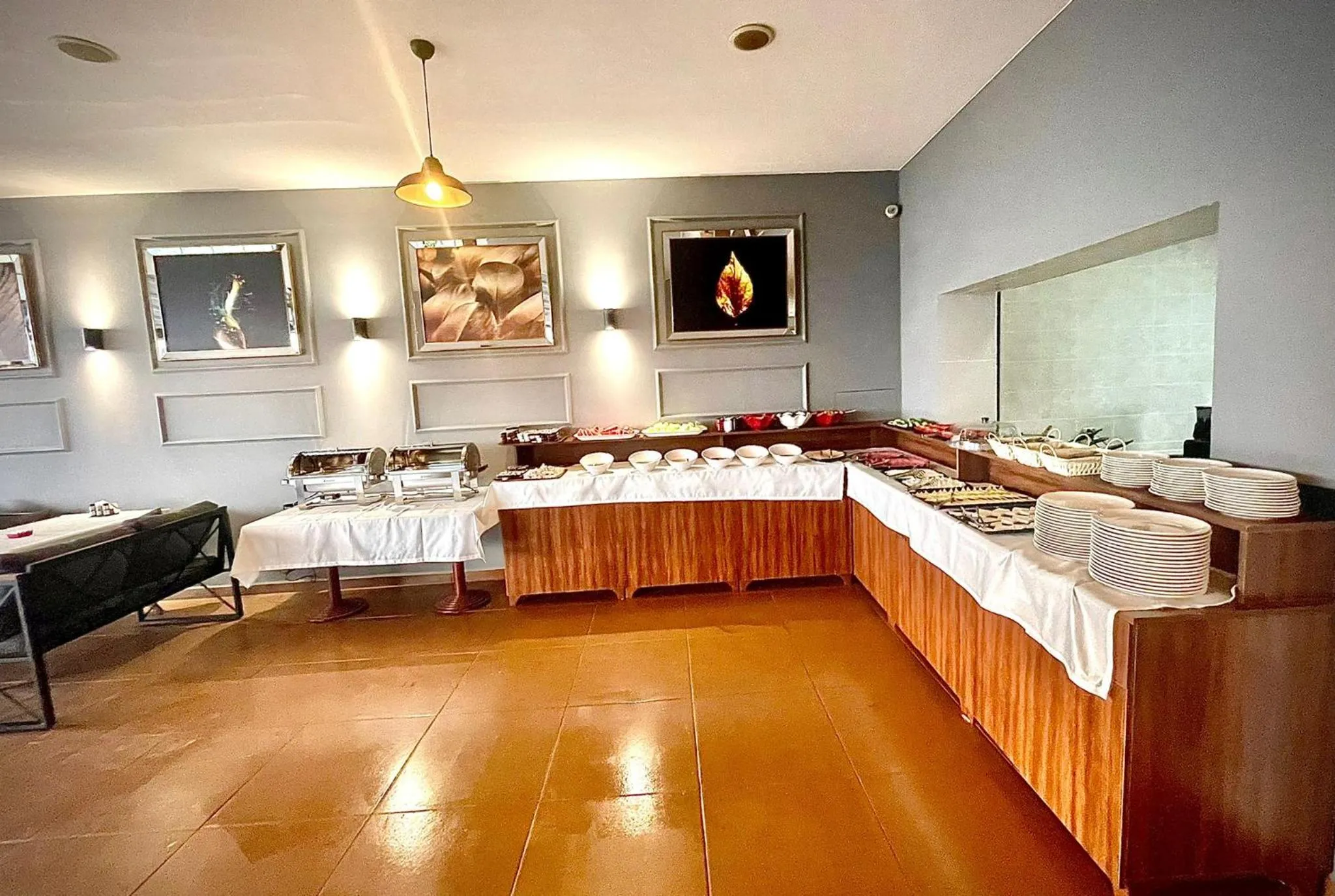 Food and drinks in Golf Royal Residence